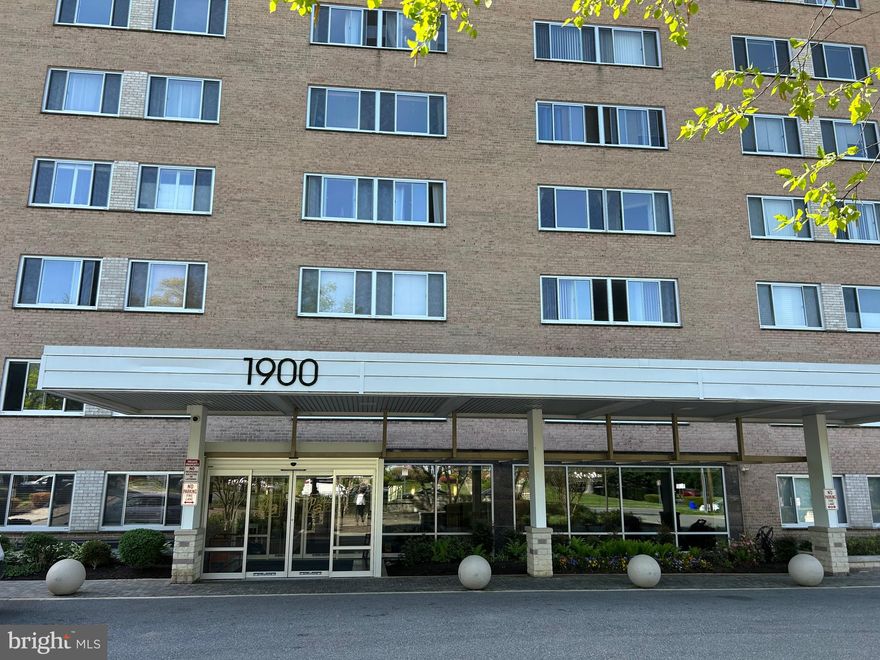 Welcome home ! Quaint and cozy 1 bedroom 1 bath condo !
ALL UTILITIES INCLUDED! Additional perks: one parking space, a beautiful lobby, secured building, concierge service, an outdoor swimming pool, party room, rooftop deck, extra storage, and an on-site laundry room. Located less than a mile from Downtown Silver Spring  shopping, restaurants, and entertainment, with easy access to I-495, East-West Highway, Colesville Road, and Georgia Avenue.
620+ credit score required and Income 3xs the rent with excellent rental history.  Beware of Scams, we send the application link-it is not online.