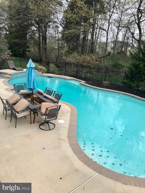 VILLAGE OF WAXPOOL - Residential