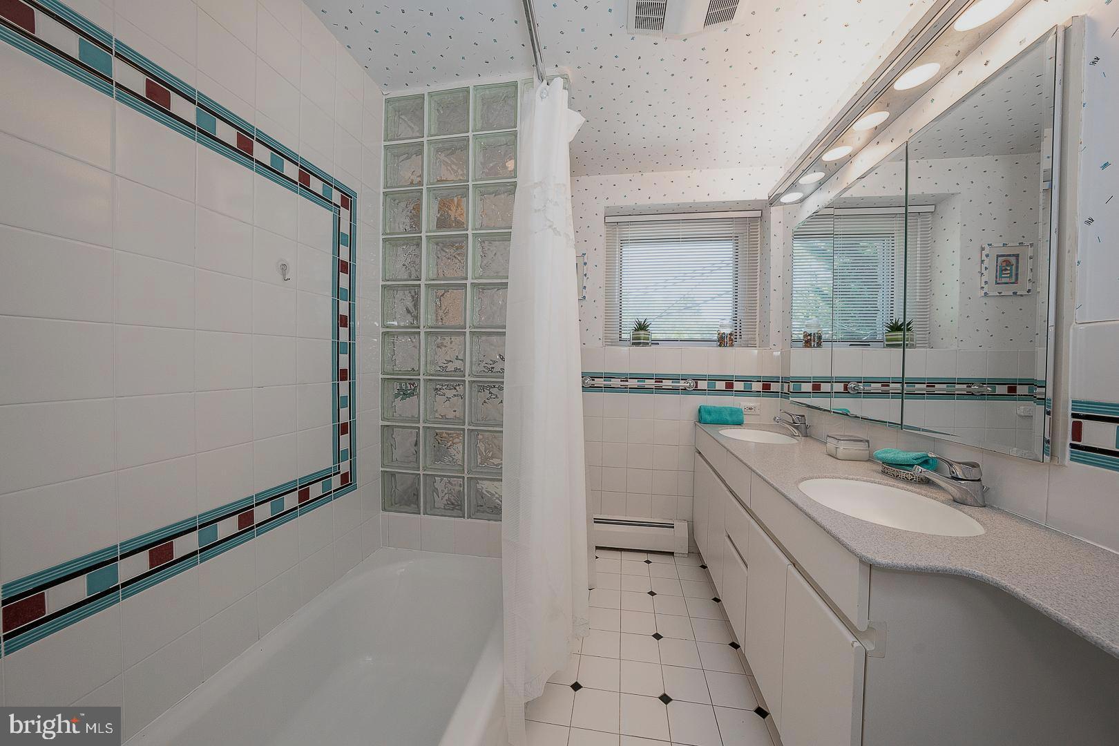 WYNNEWOOD - Residential
