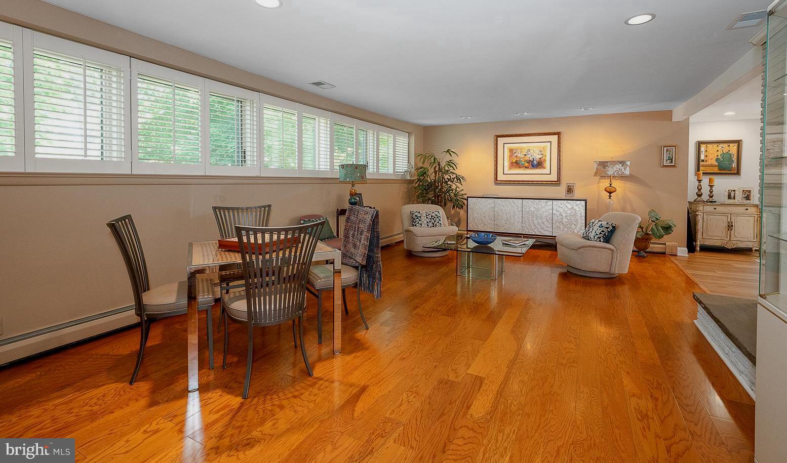 WYNNEWOOD - Residential