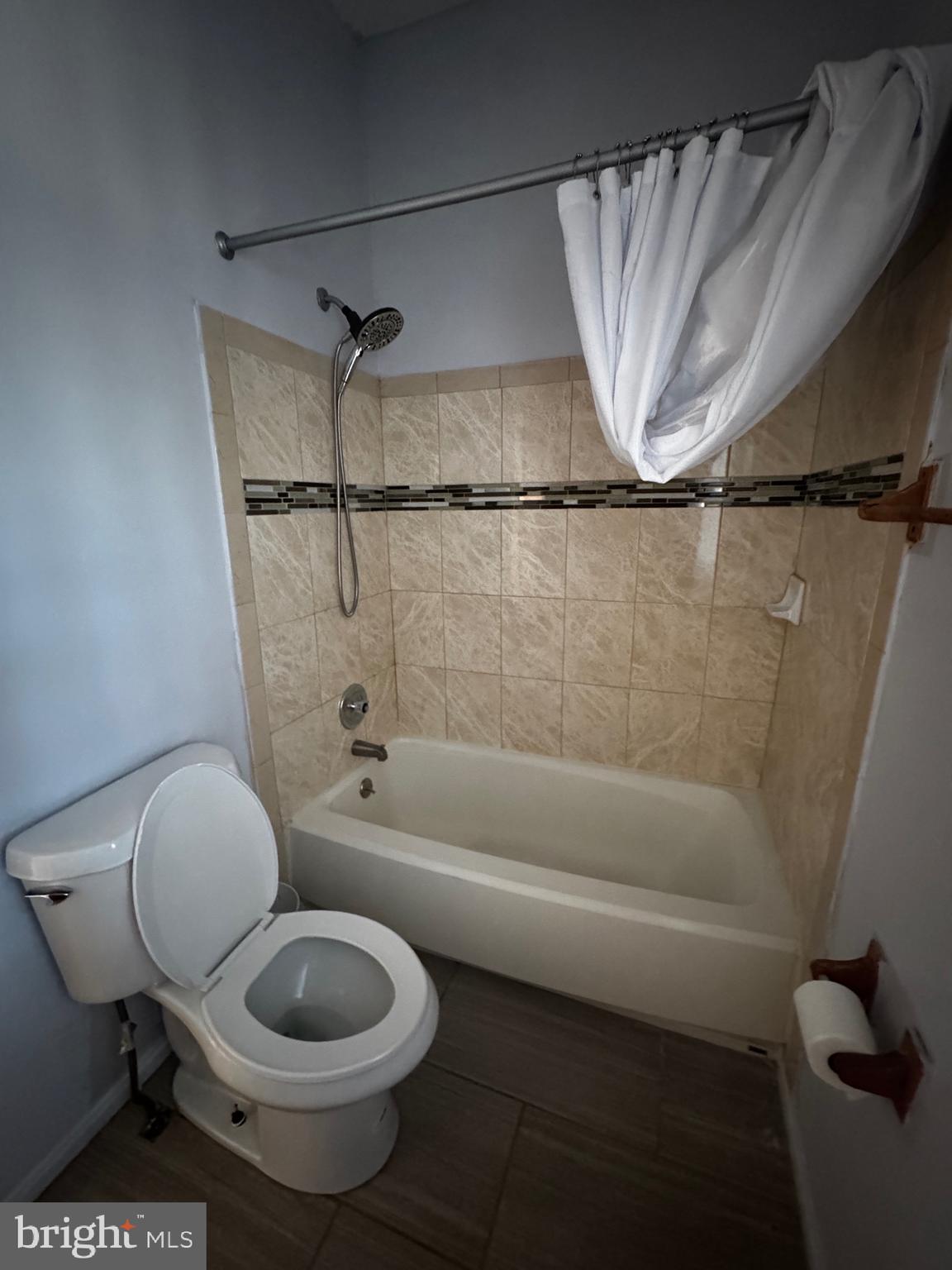 KINGSTOWNE - Residential Lease