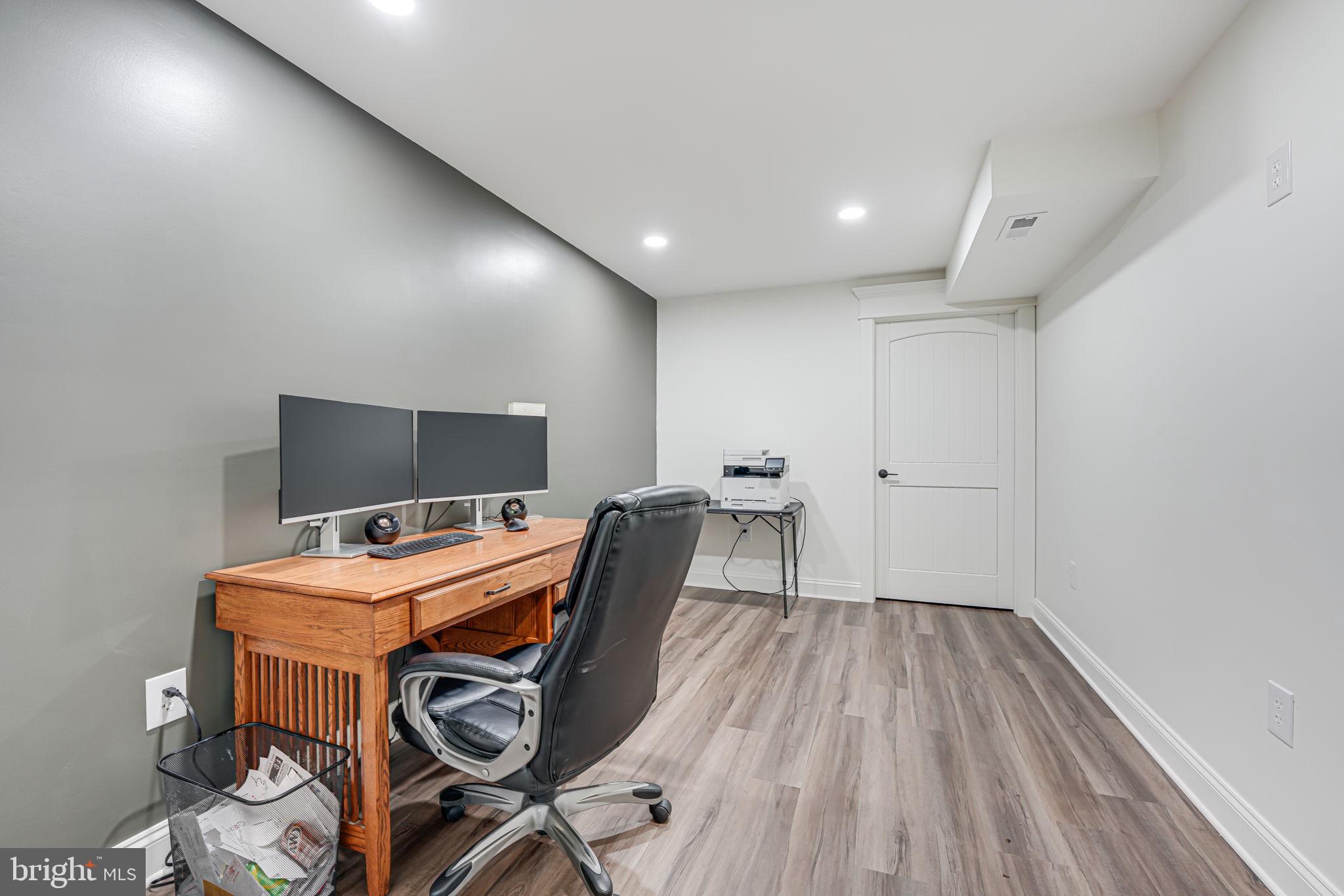 BROADLANDS - Residential