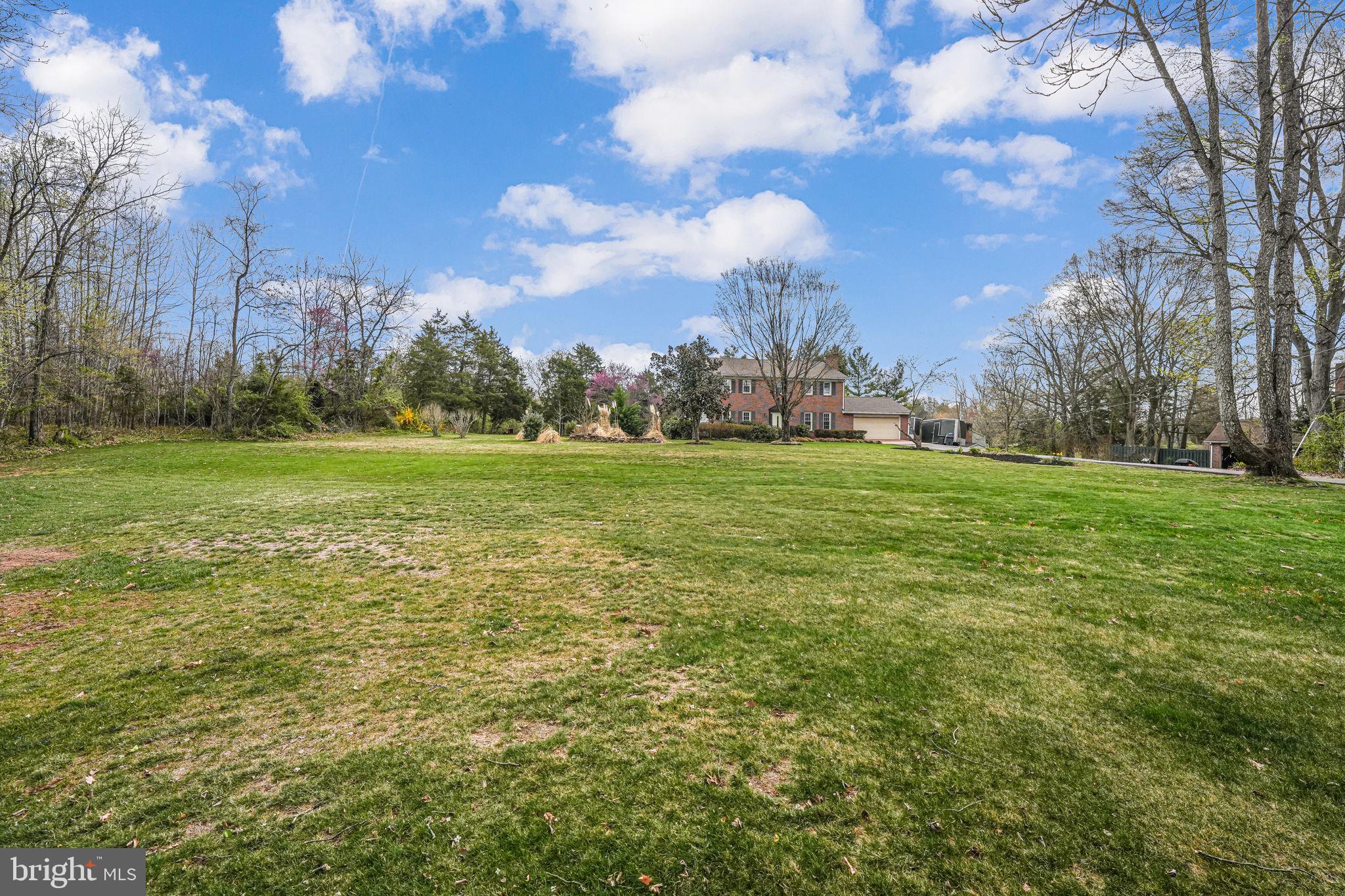 BROADLANDS - Residential