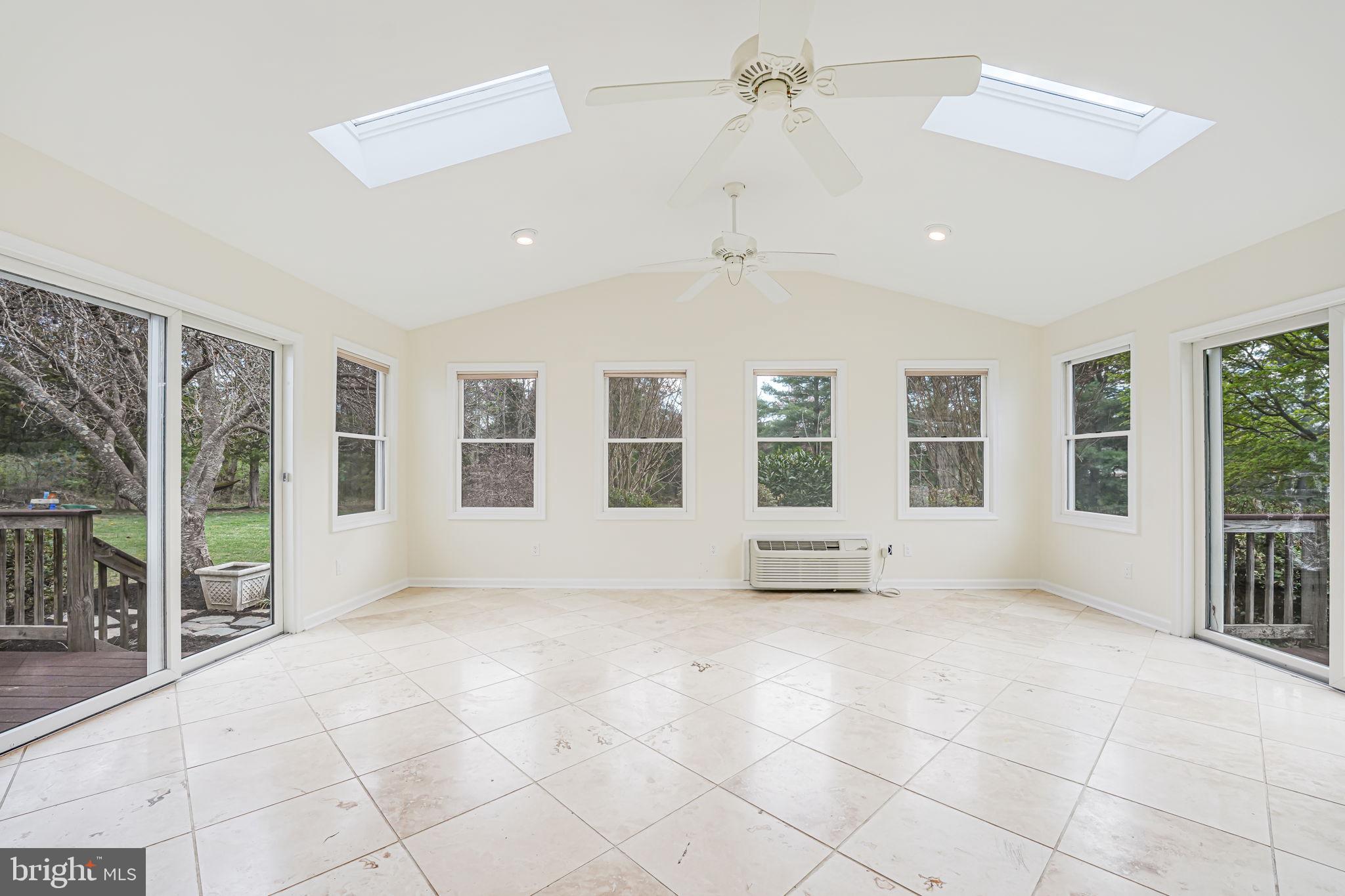 BROADLANDS - Residential