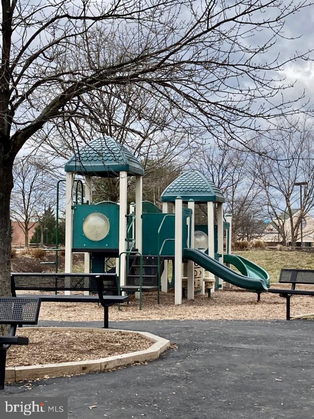 PINEY ORCHARD - Residential