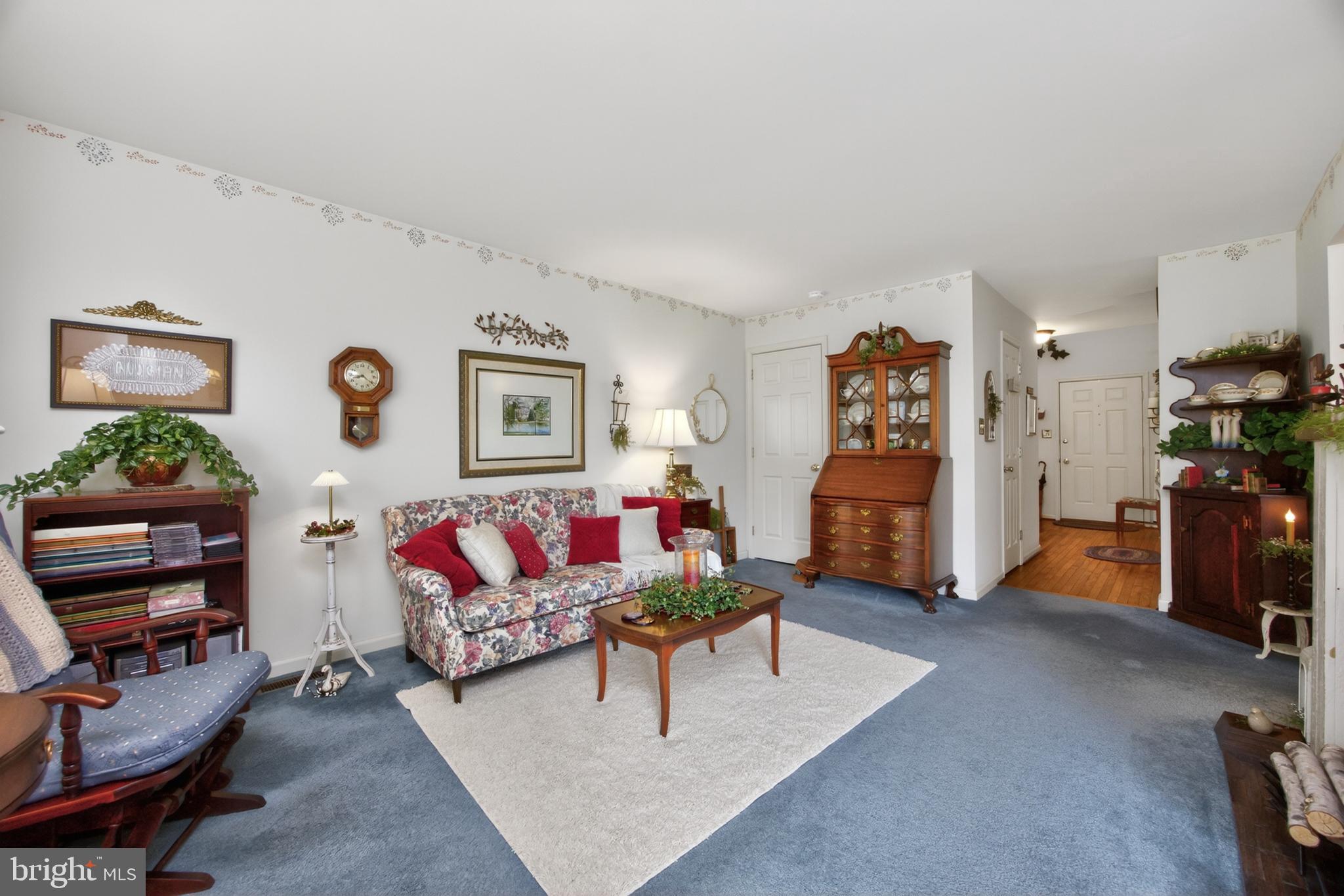 STRAWBERRY FIELDS - Residential