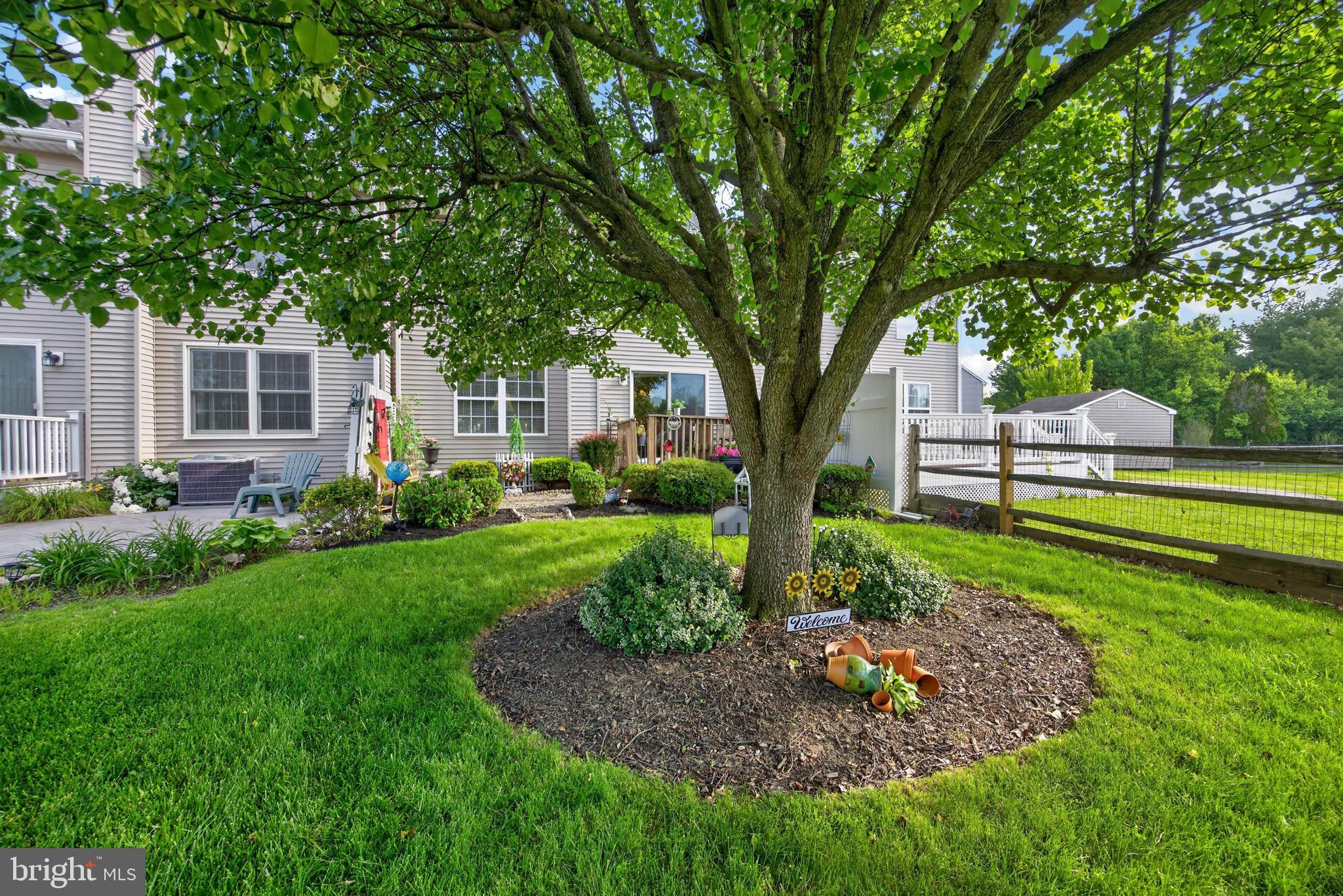 STRAWBERRY FIELDS - Residential