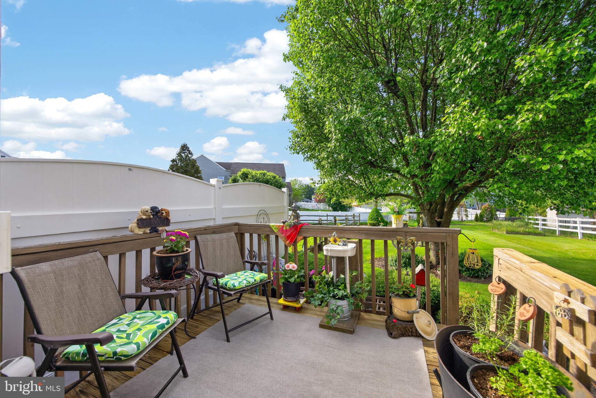 STRAWBERRY FIELDS - Residential