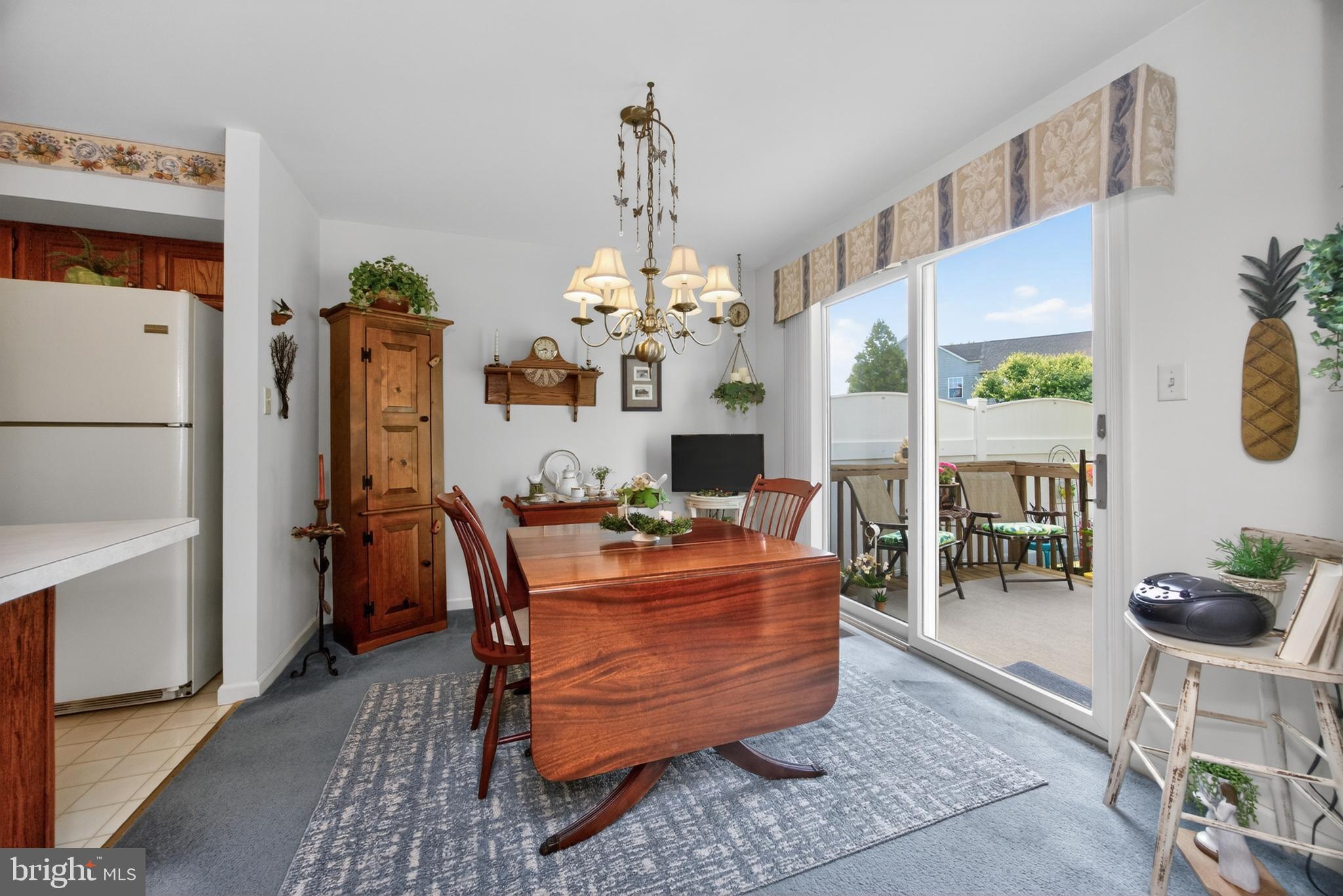 STRAWBERRY FIELDS - Residential