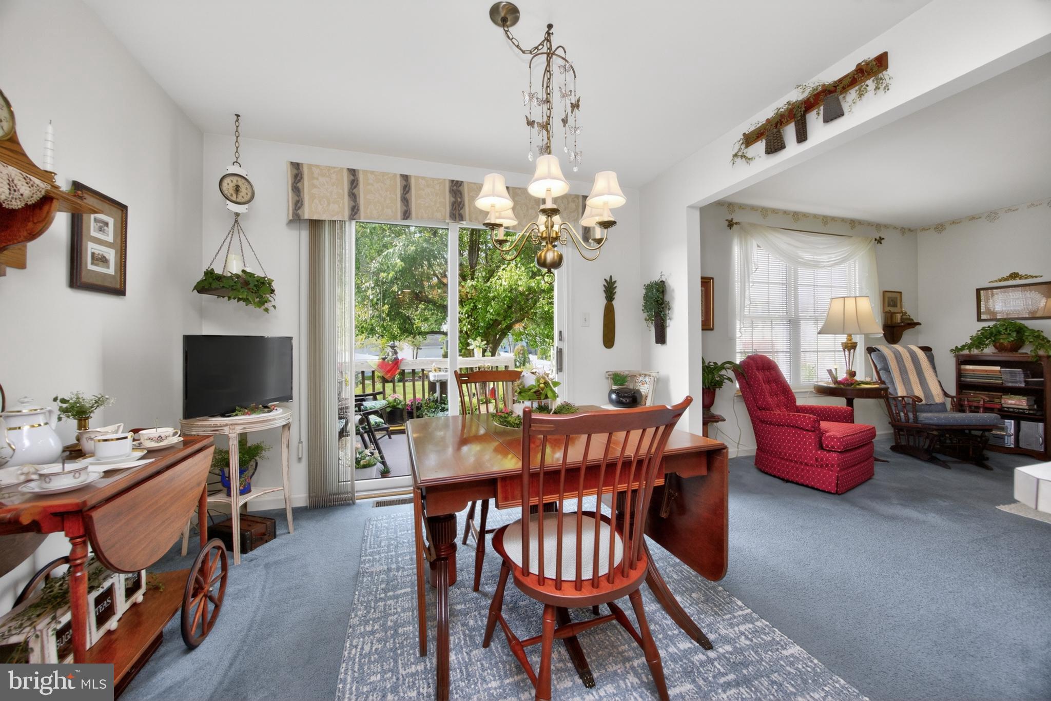 STRAWBERRY FIELDS - Residential