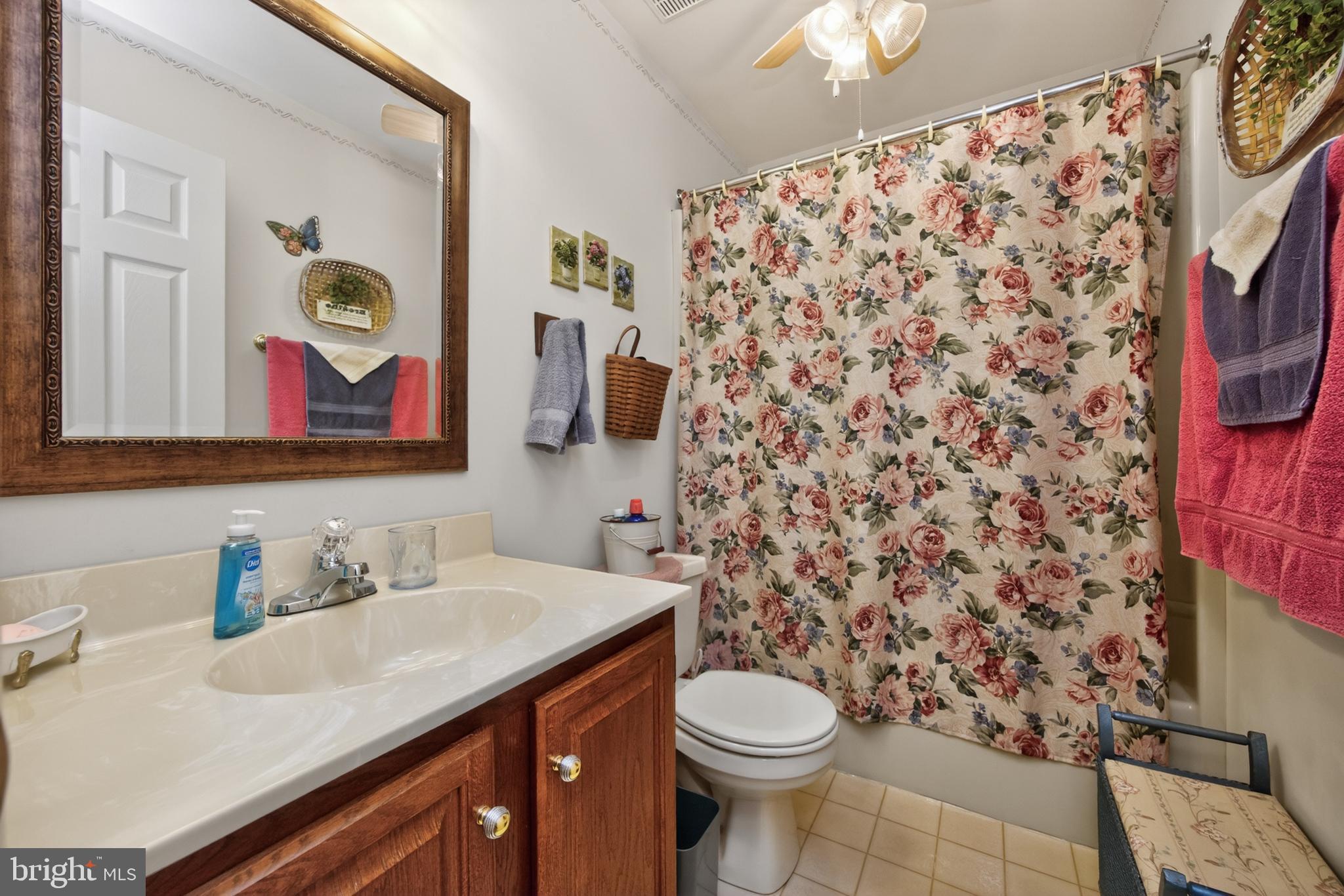 STRAWBERRY FIELDS - Residential