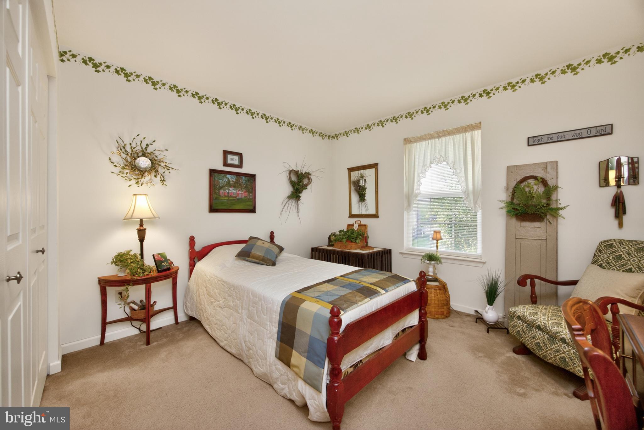 STRAWBERRY FIELDS - Residential