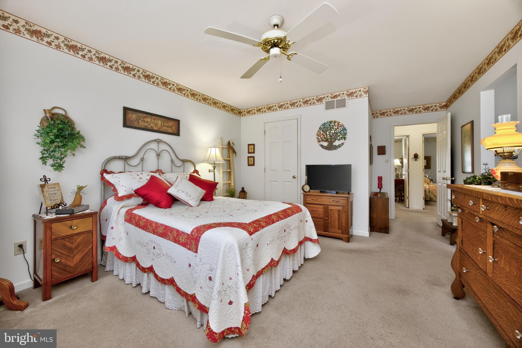 STRAWBERRY FIELDS - Residential