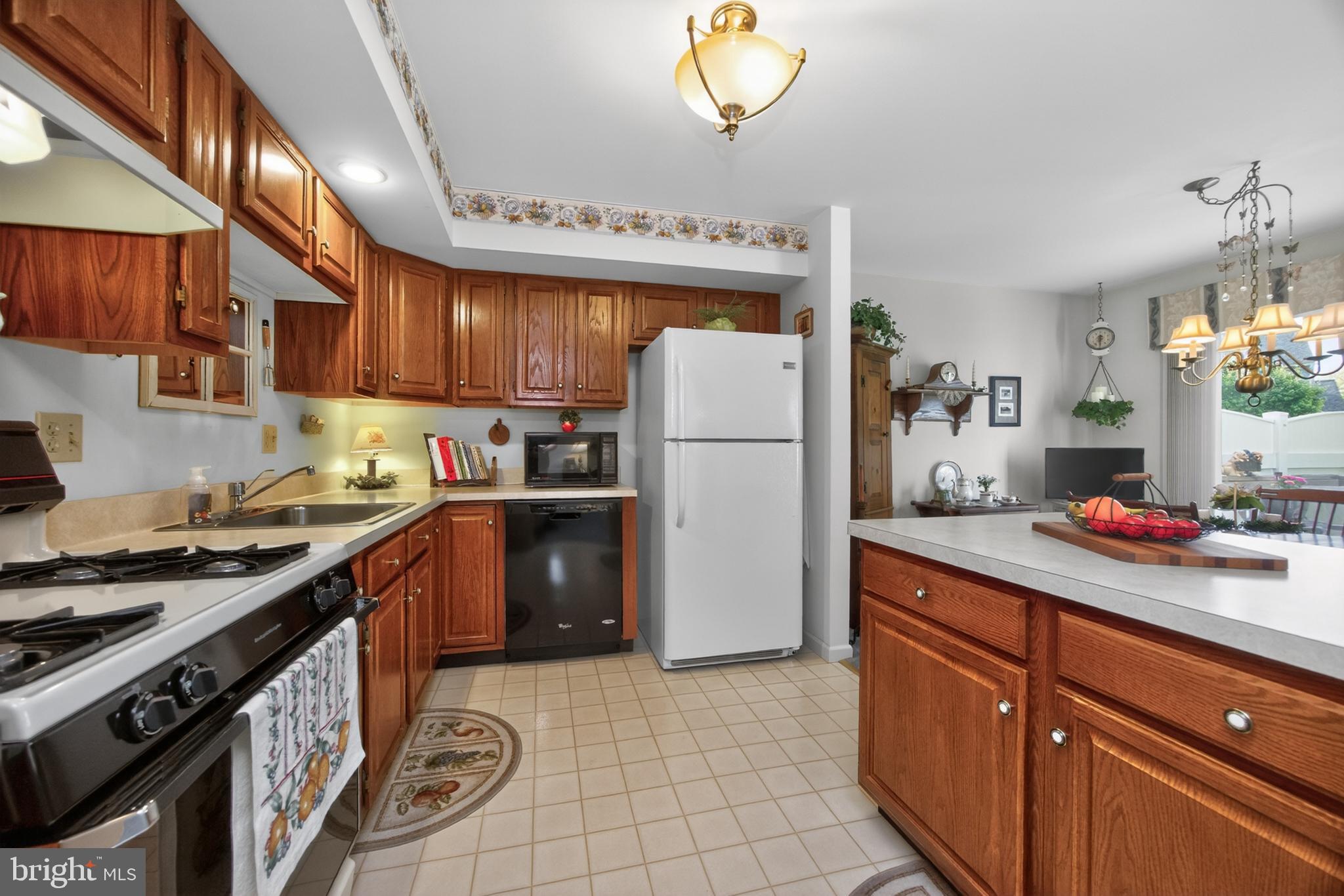 STRAWBERRY FIELDS - Residential