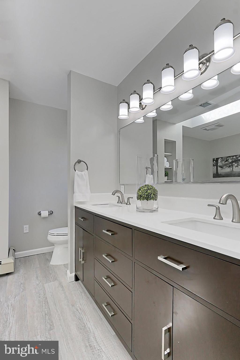 MOORES HAMLET - Residential