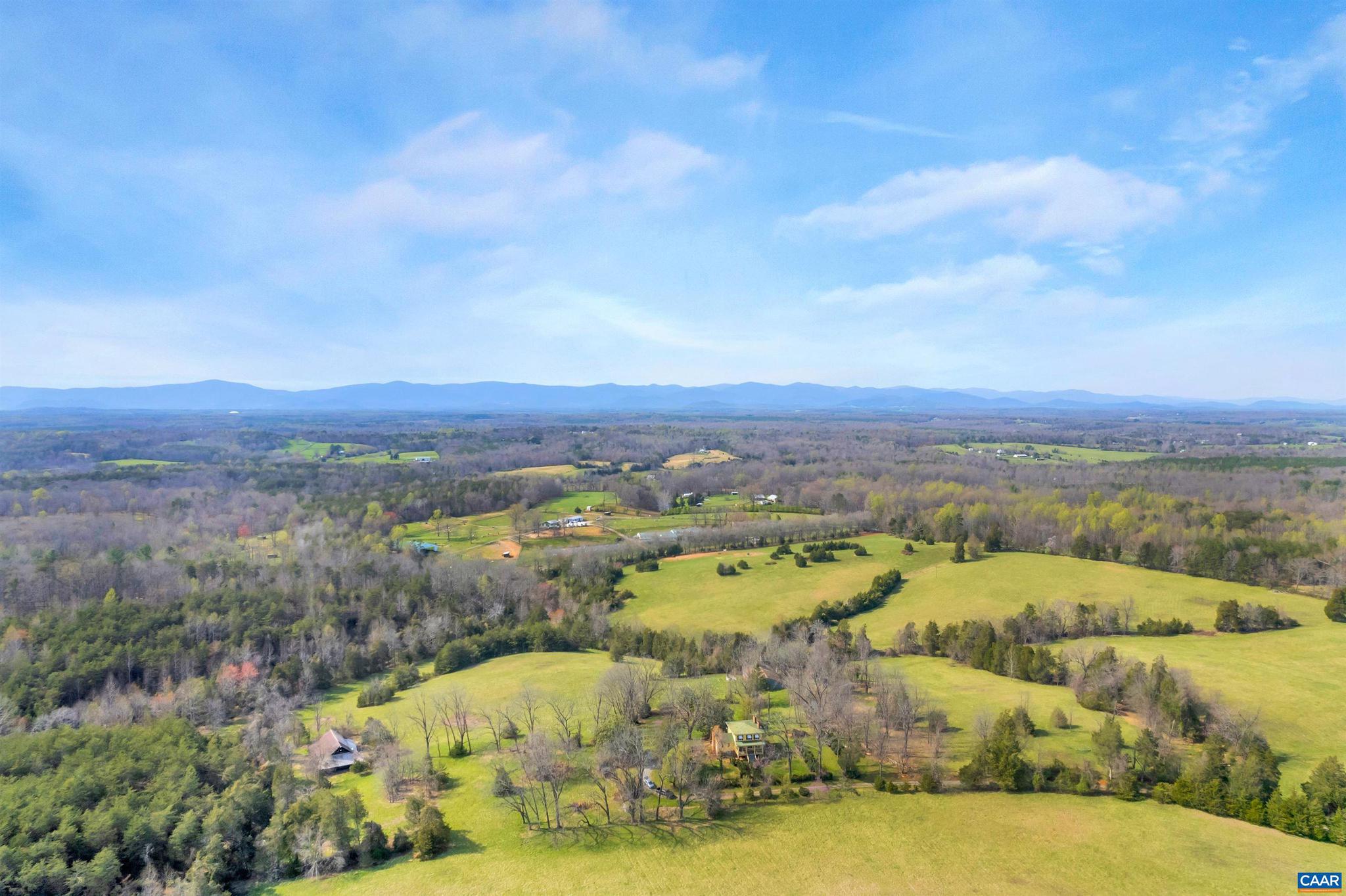 6088 BLUE RUN RD