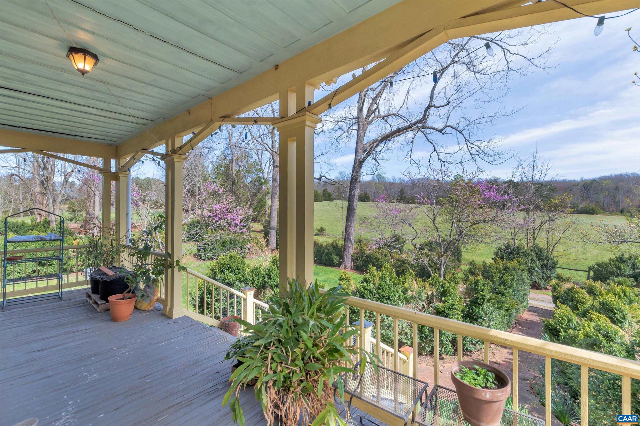 6088 BLUE RUN RD