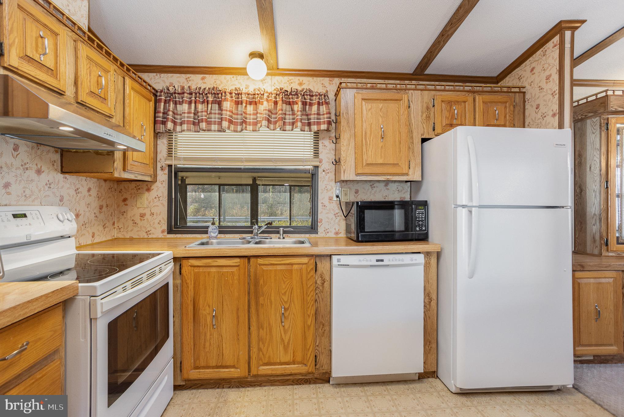 BRIARWOOD ESTATES - Residential