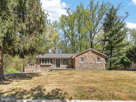 Photo of 13610 Woodedge Drive, BOWIE, MD 20720 (MLS # MDPG2193368)