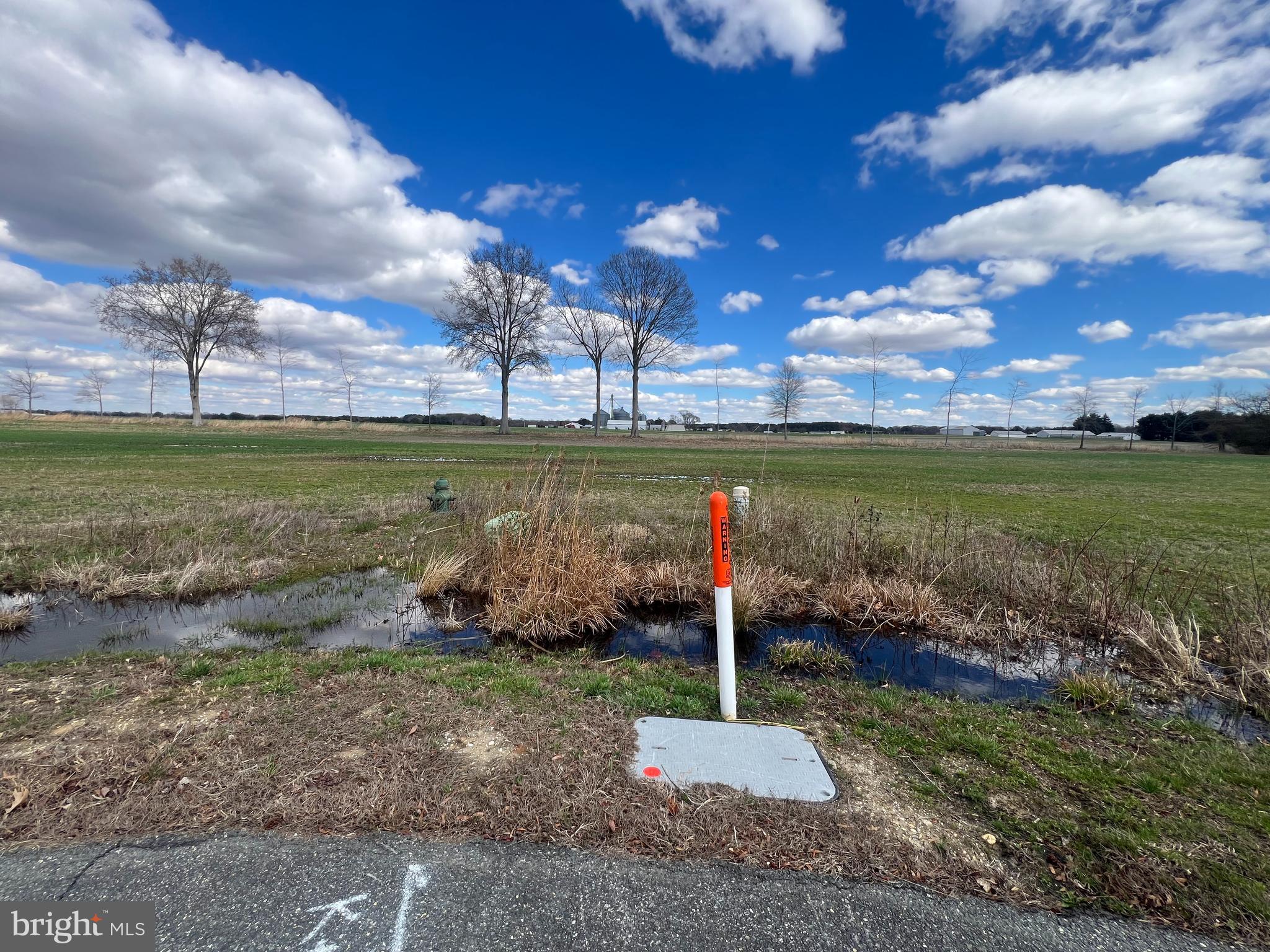 EASTON TECH CTR - Land