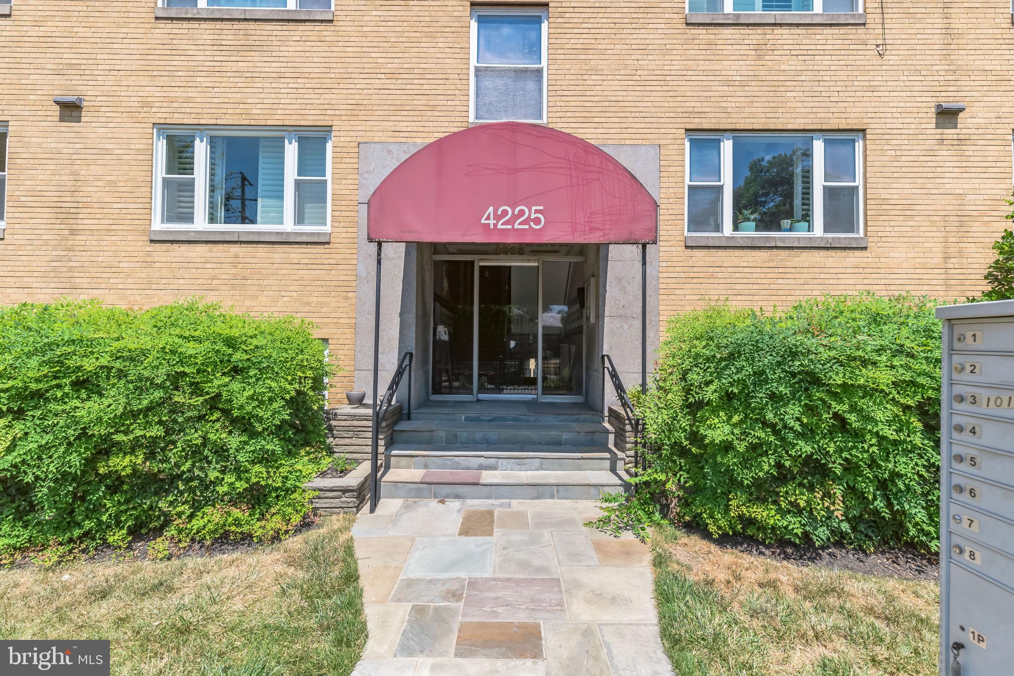 4225 N HENDERSON ROAD 103