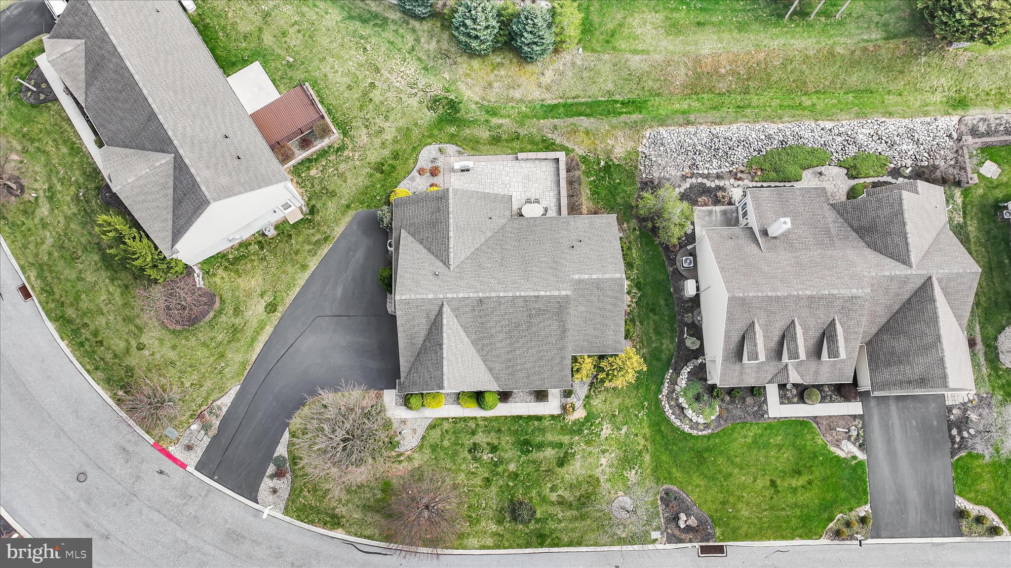 BRIAR LAKE - Residential