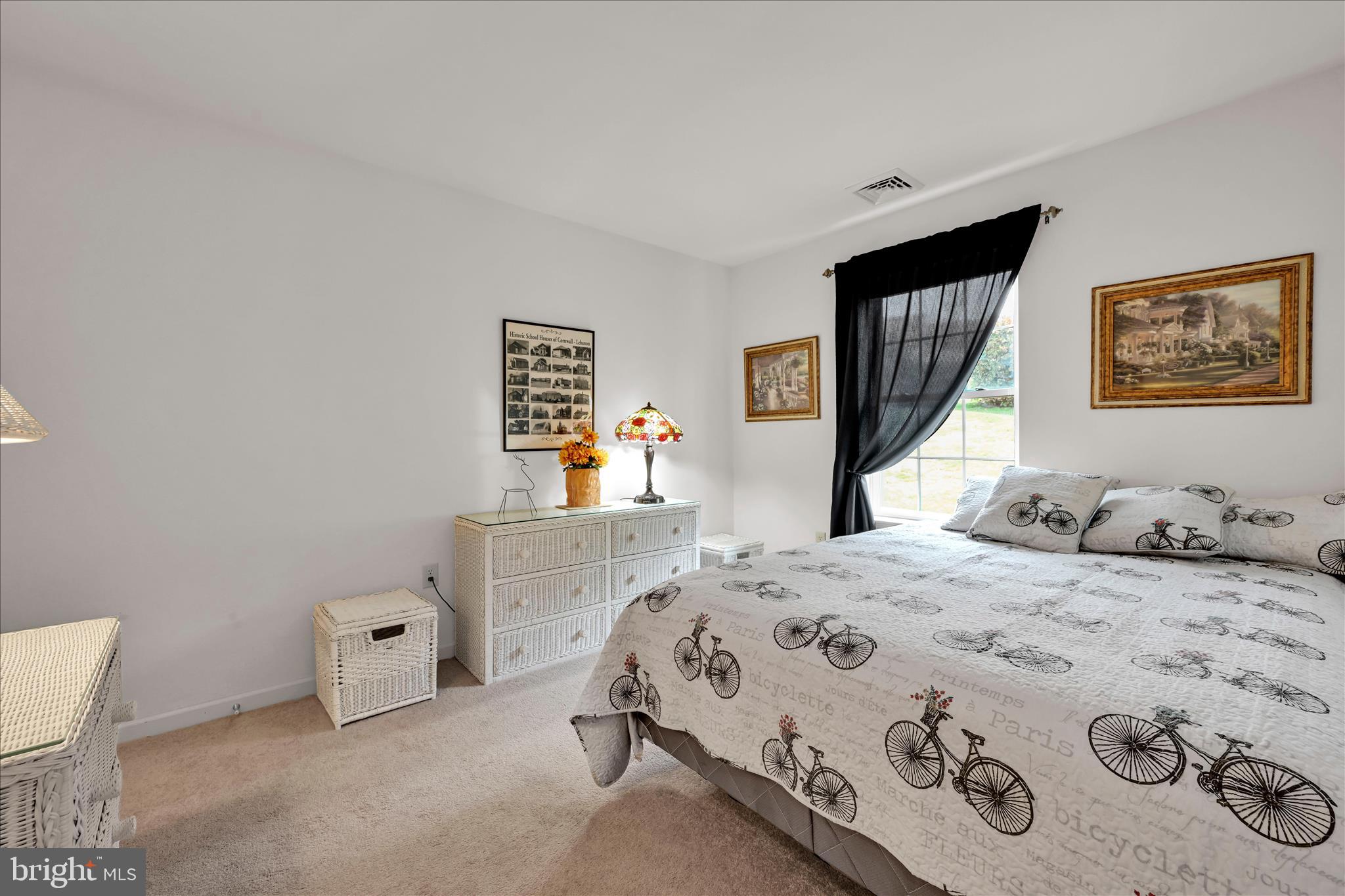 BRIAR LAKE - Residential