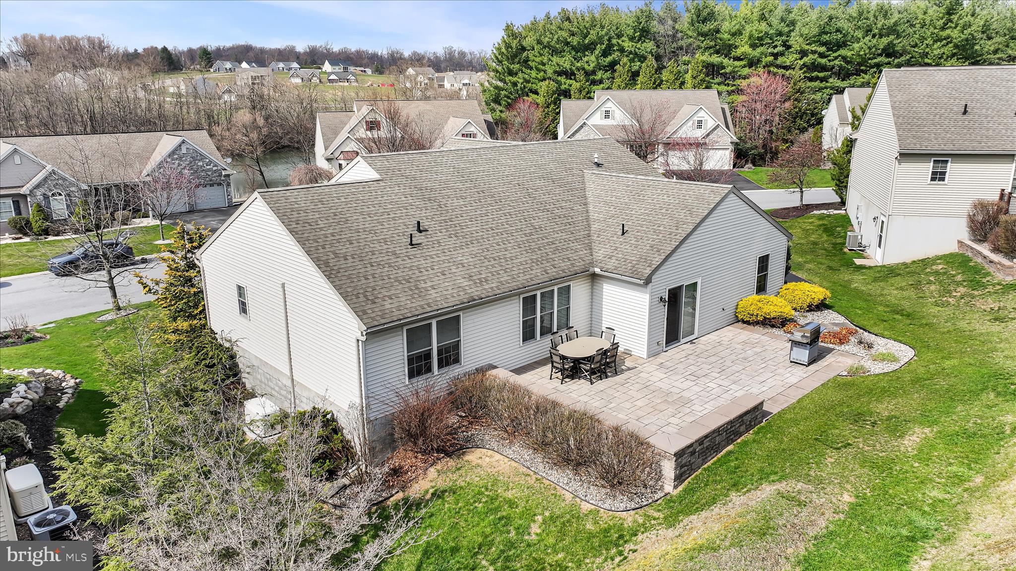 BRIAR LAKE - Residential