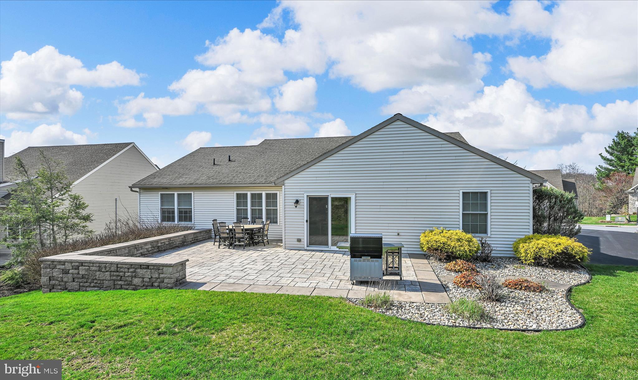 BRIAR LAKE - Residential