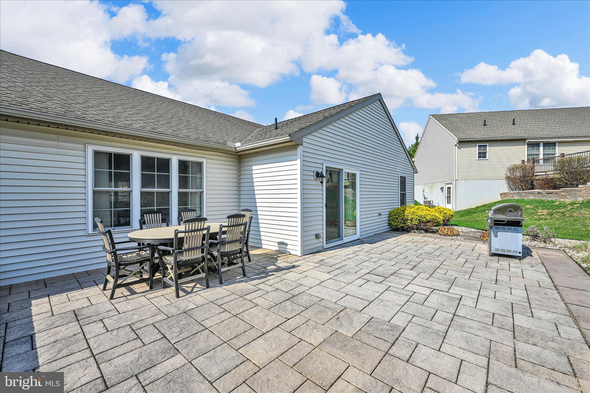 BRIAR LAKE - Residential