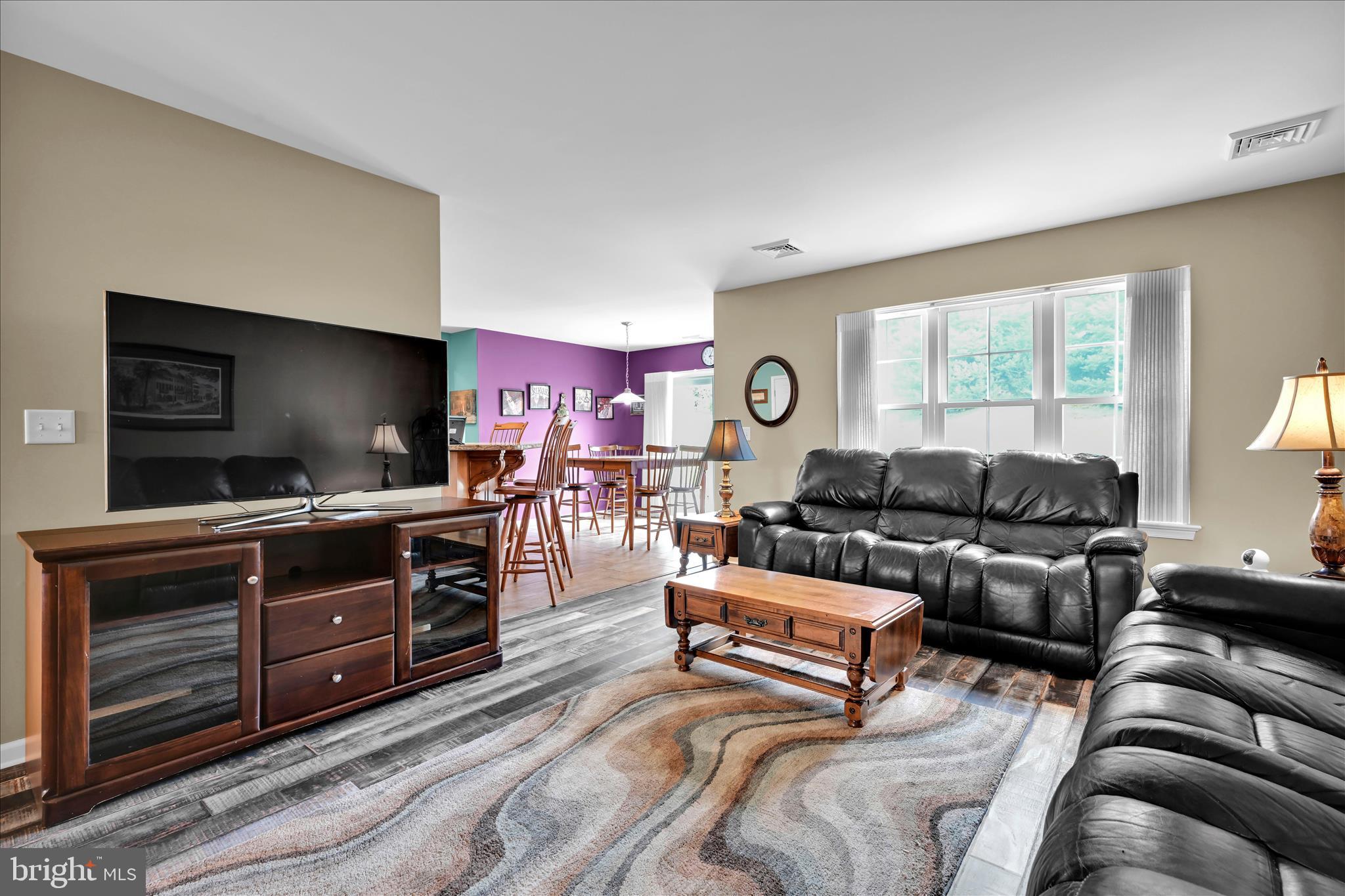 BRIAR LAKE - Residential