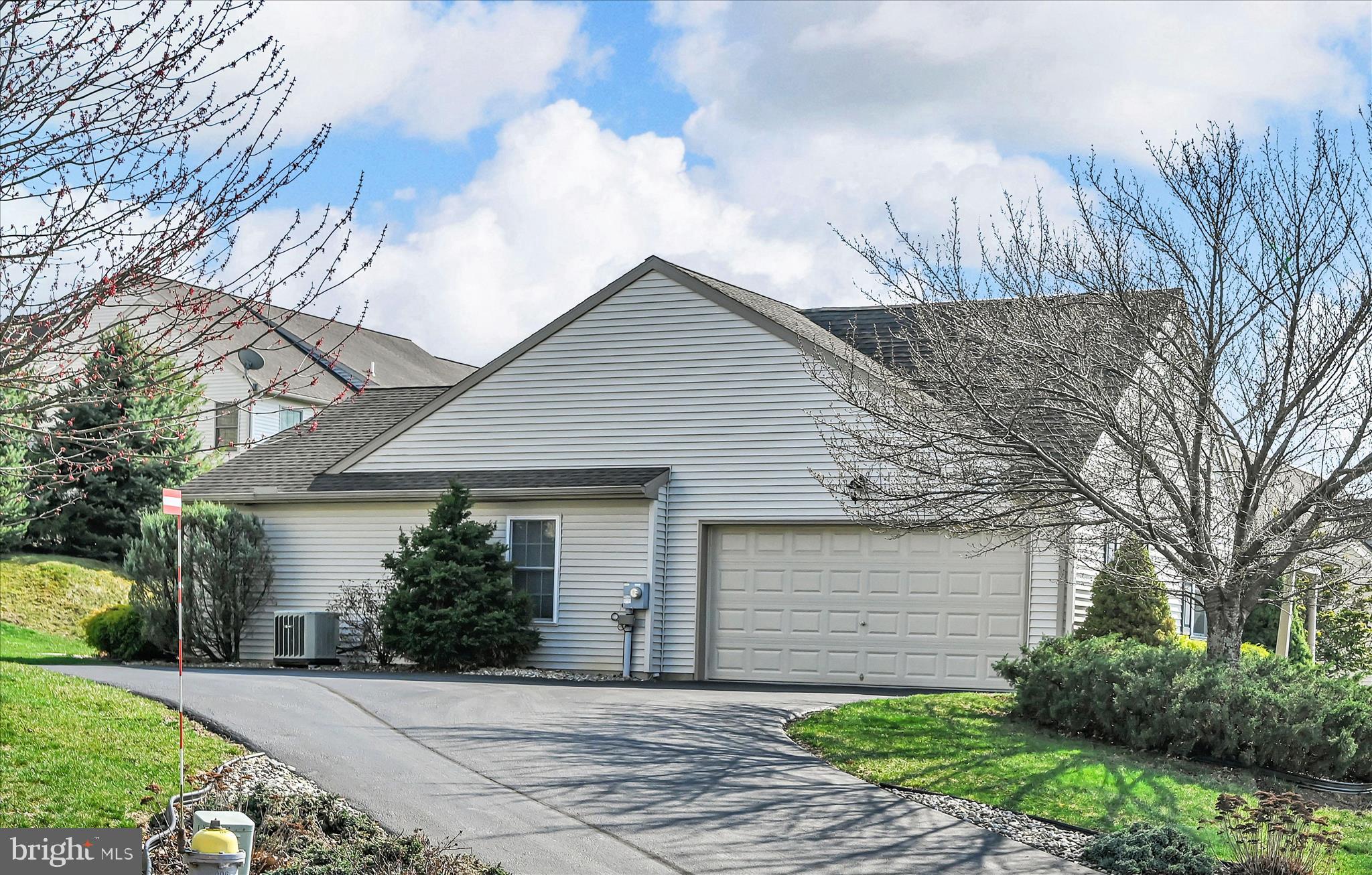 BRIAR LAKE - Residential