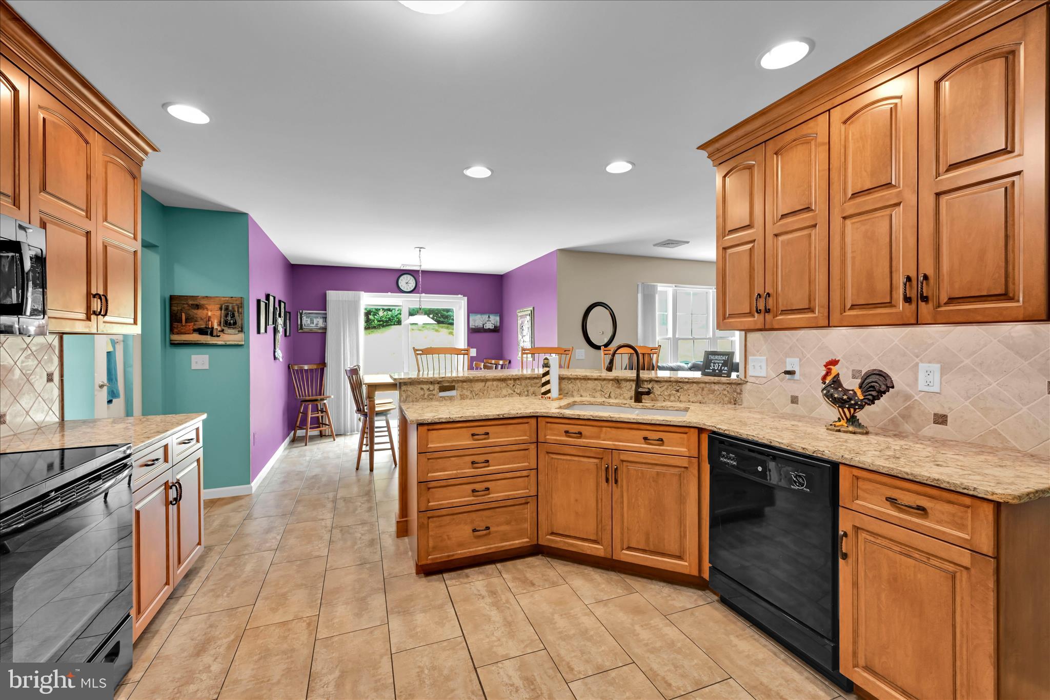 BRIAR LAKE - Residential