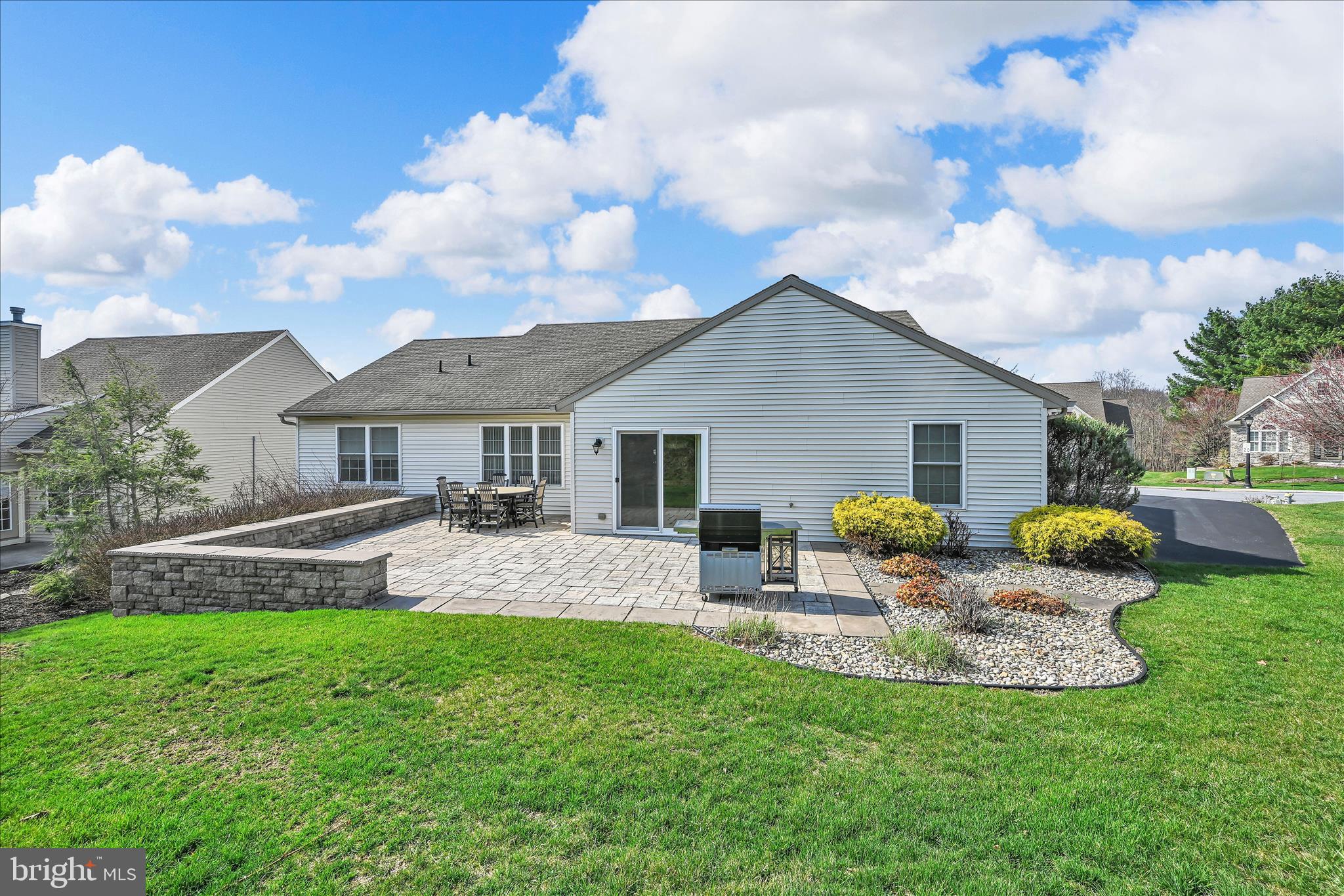 BRIAR LAKE - Residential