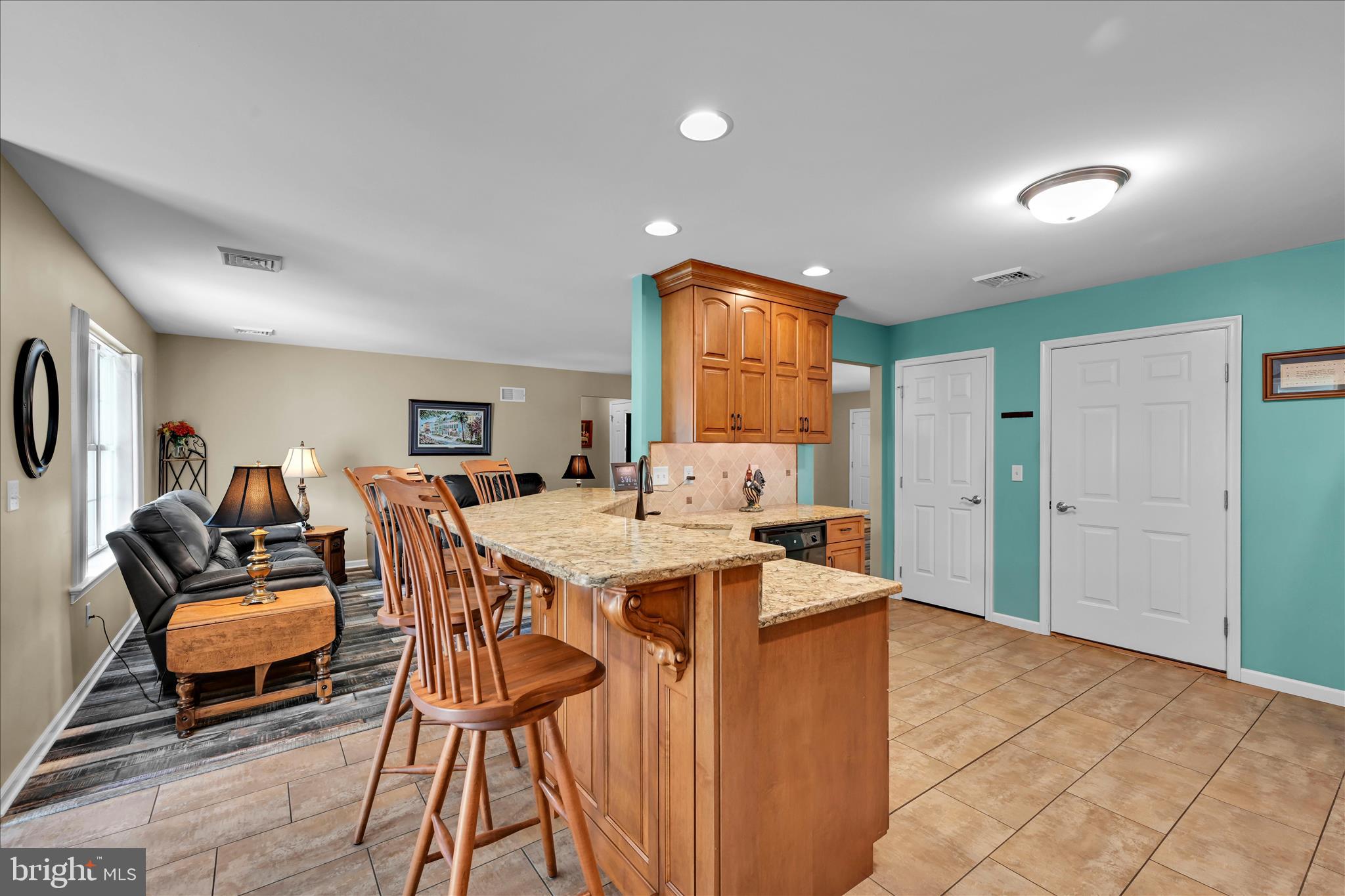 BRIAR LAKE - Residential