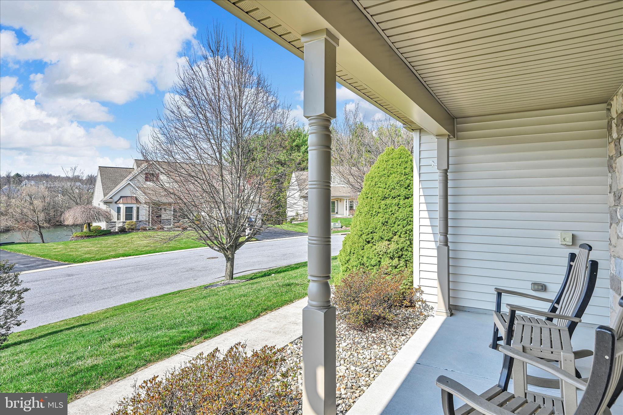 BRIAR LAKE - Residential