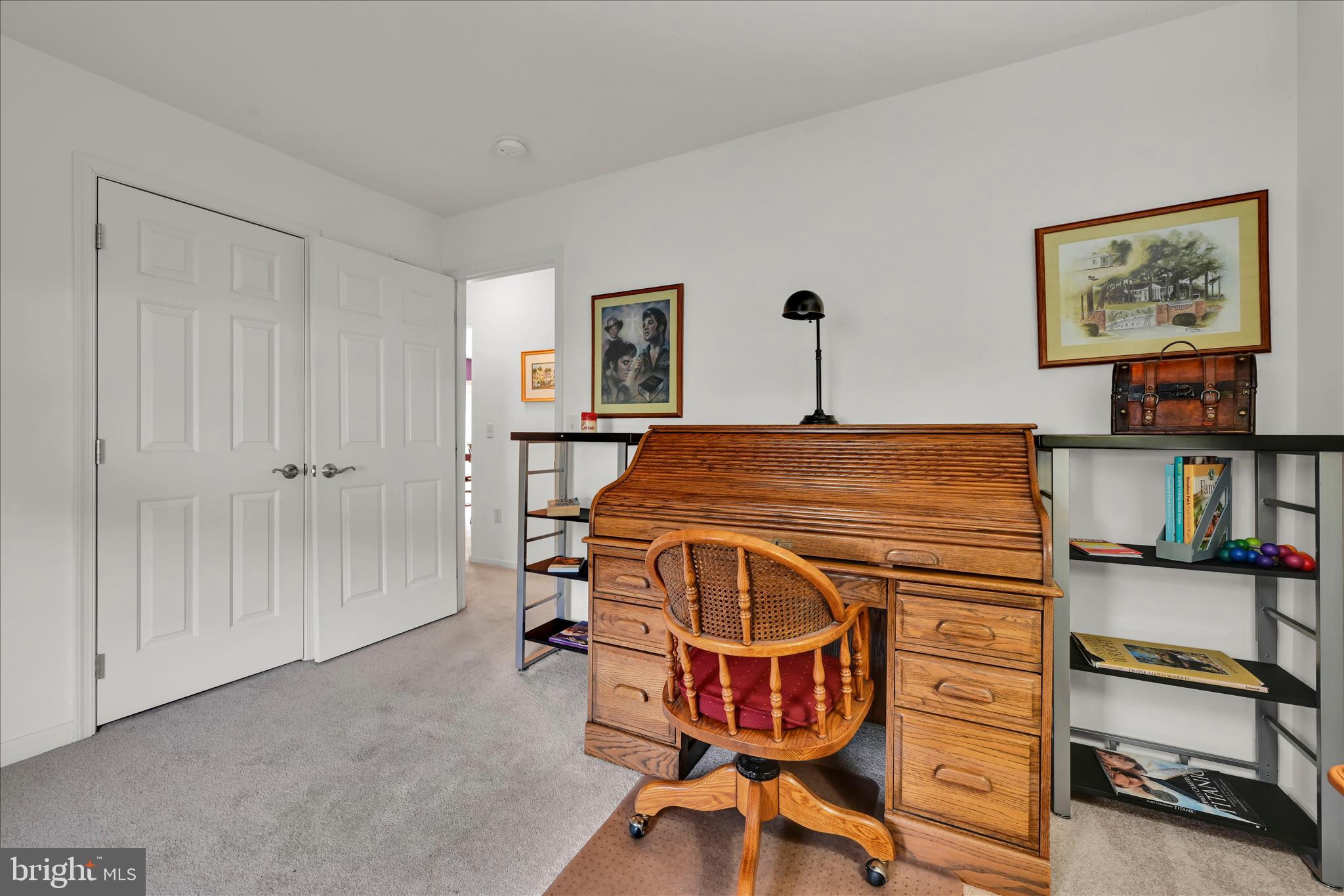 BRIAR LAKE - Residential