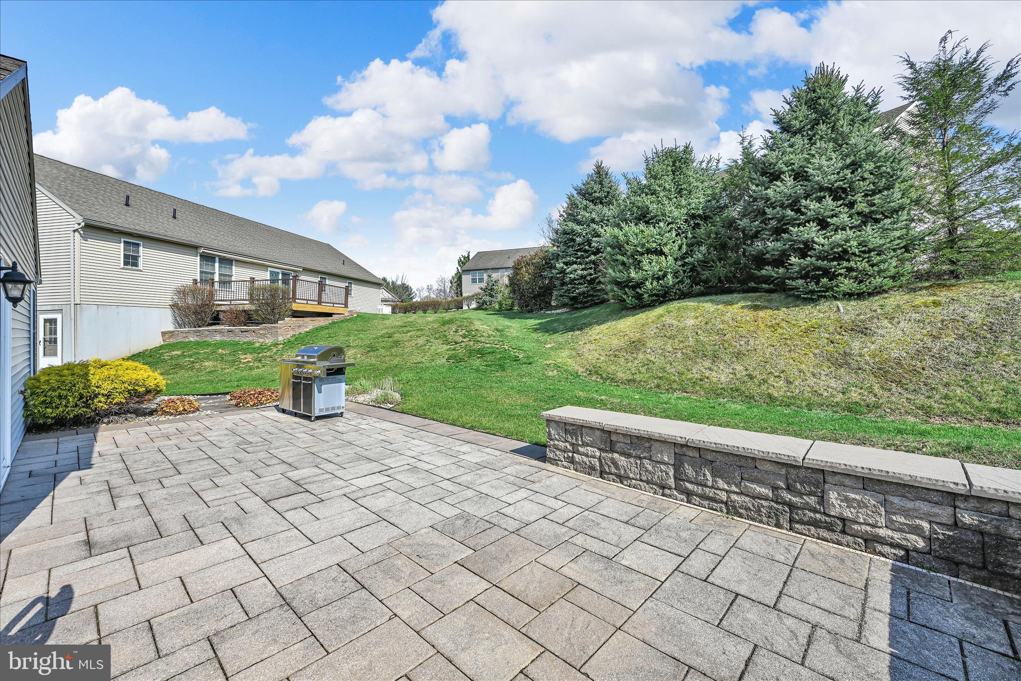 BRIAR LAKE - Residential