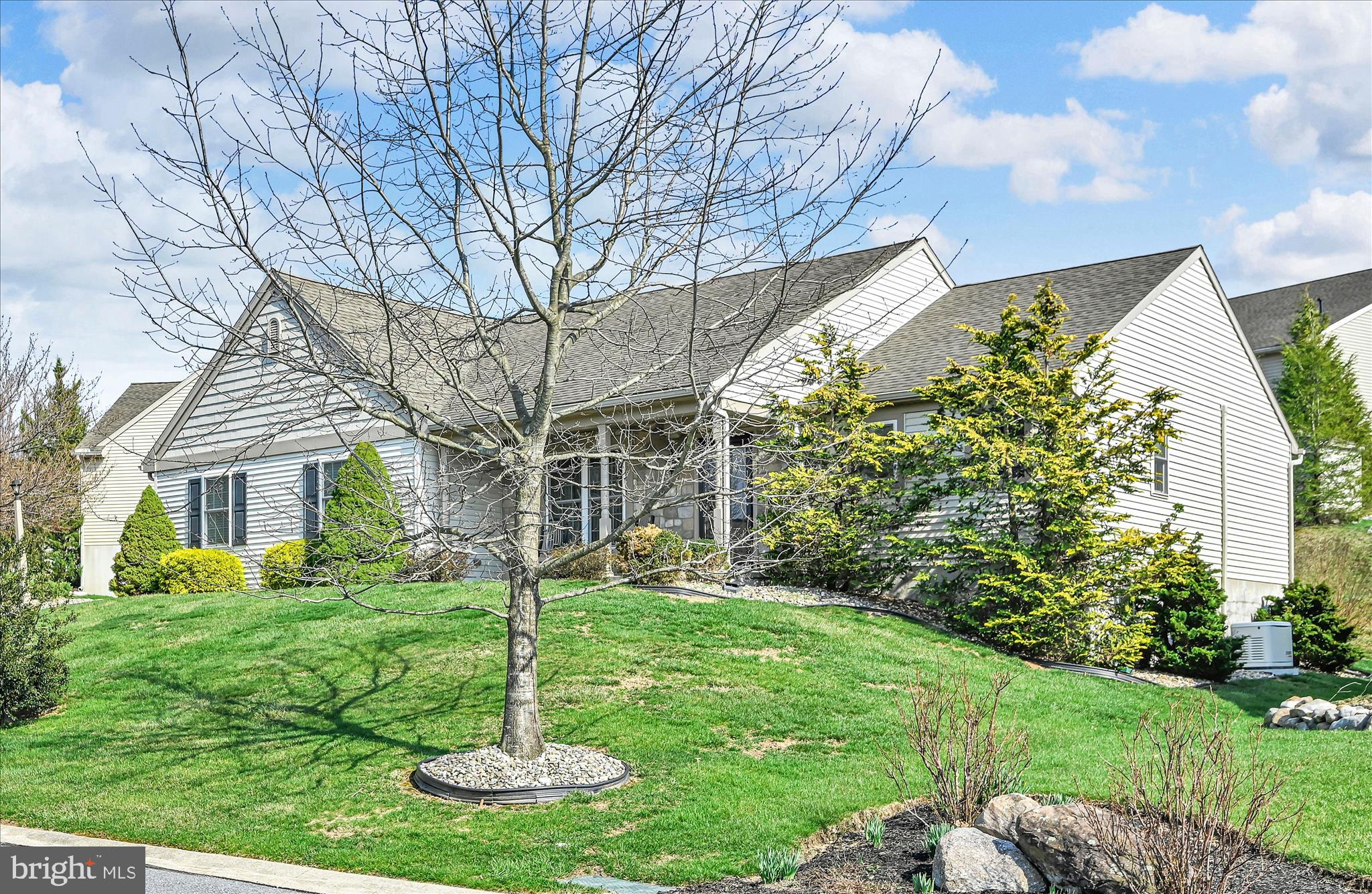 BRIAR LAKE - Residential