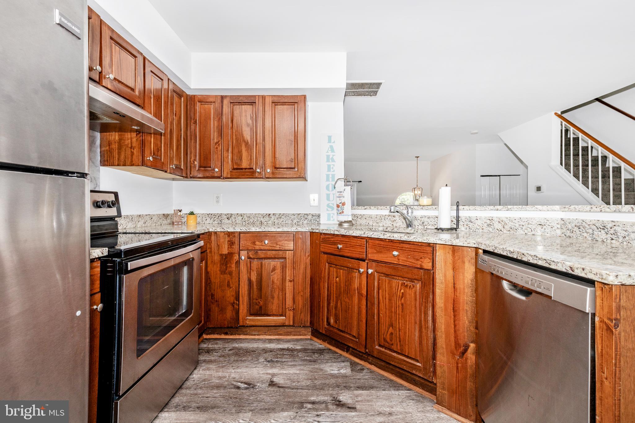 WILLOW COVE TOWNHOMES - Residential