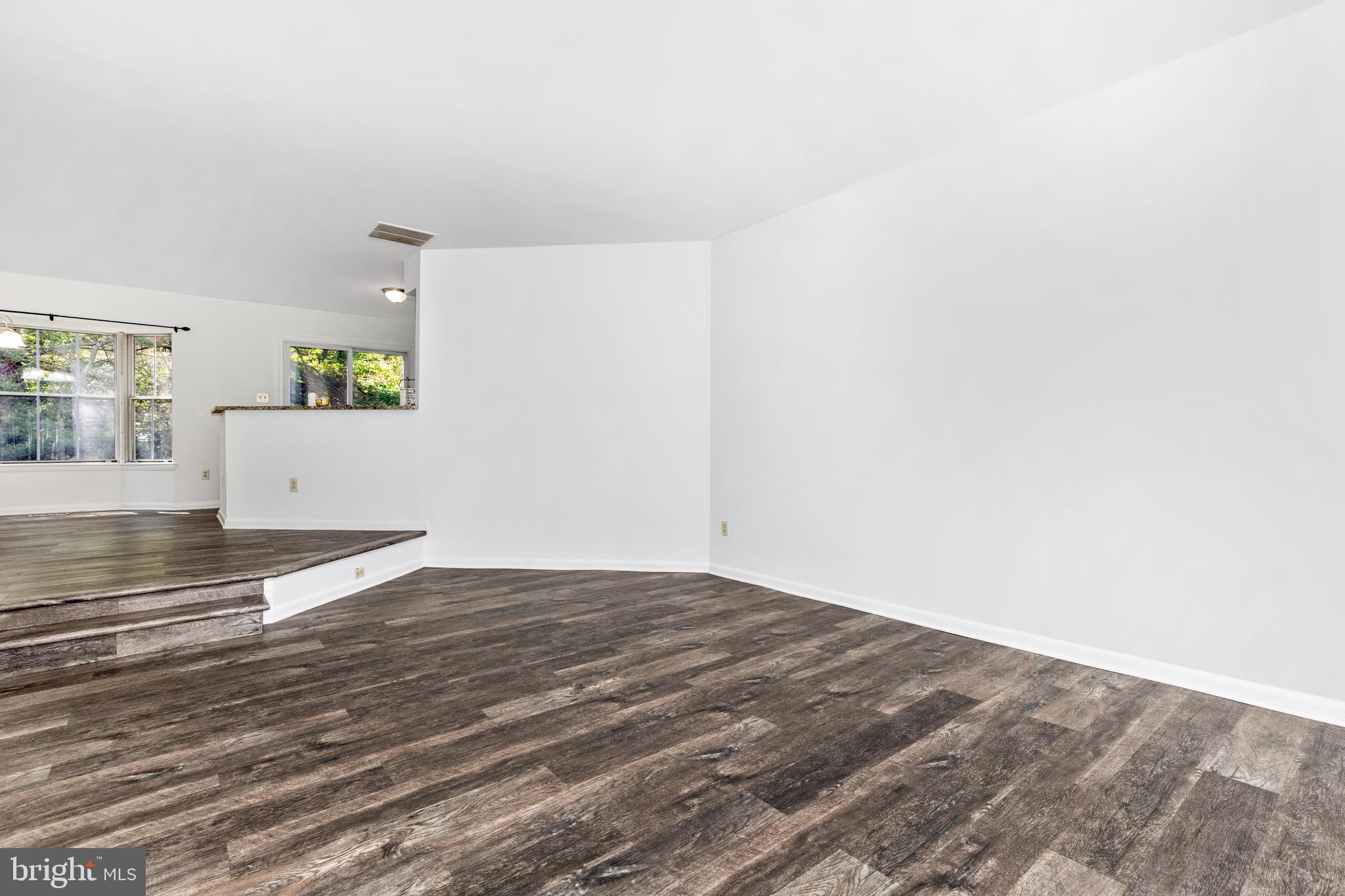49 LAKE PARK COURT 954