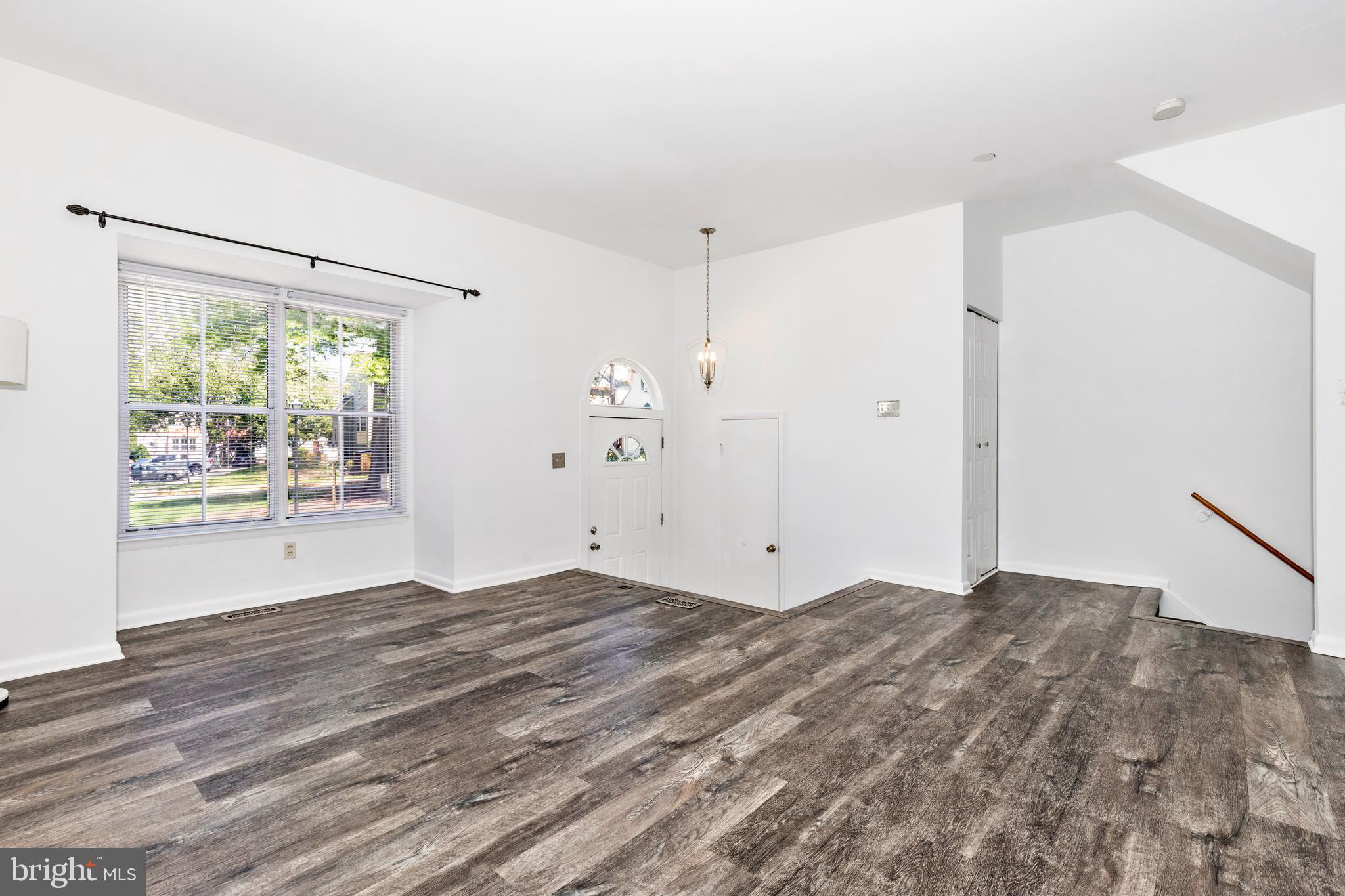 49 LAKE PARK COURT 954