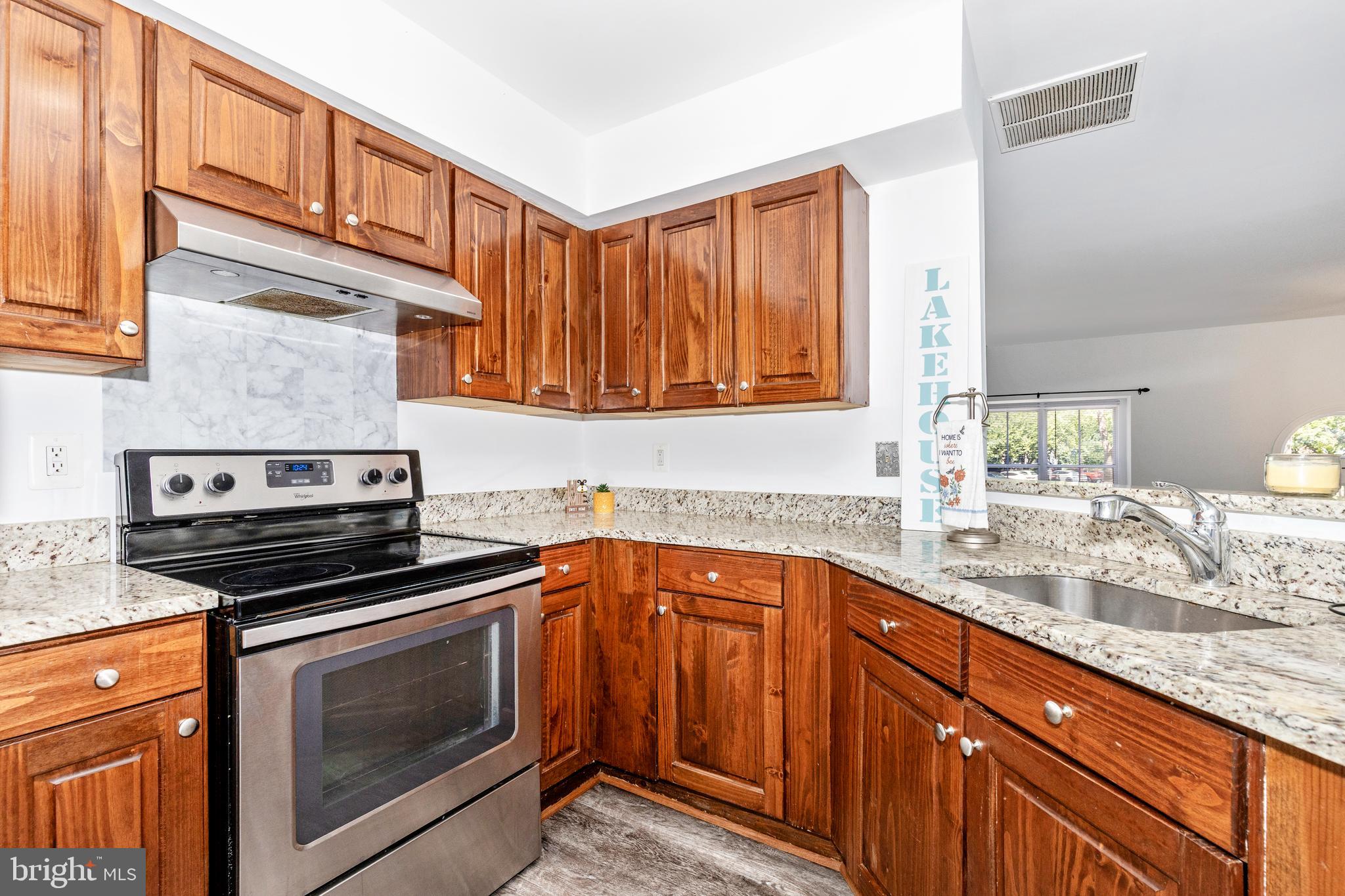 WILLOW COVE TOWNHOMES - Residential