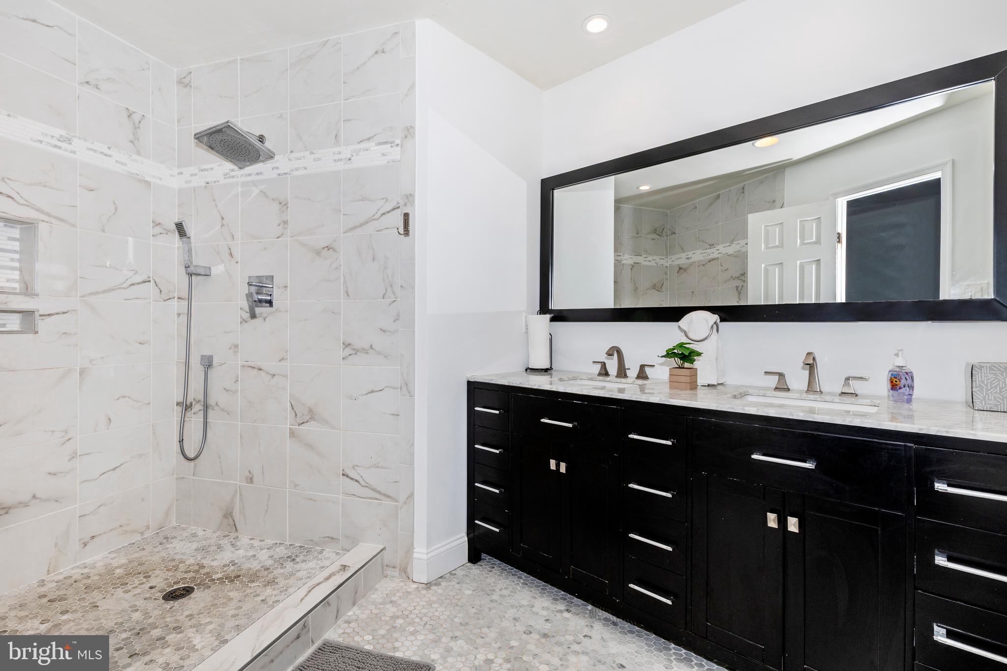 WILLOW COVE TOWNHOMES - Residential