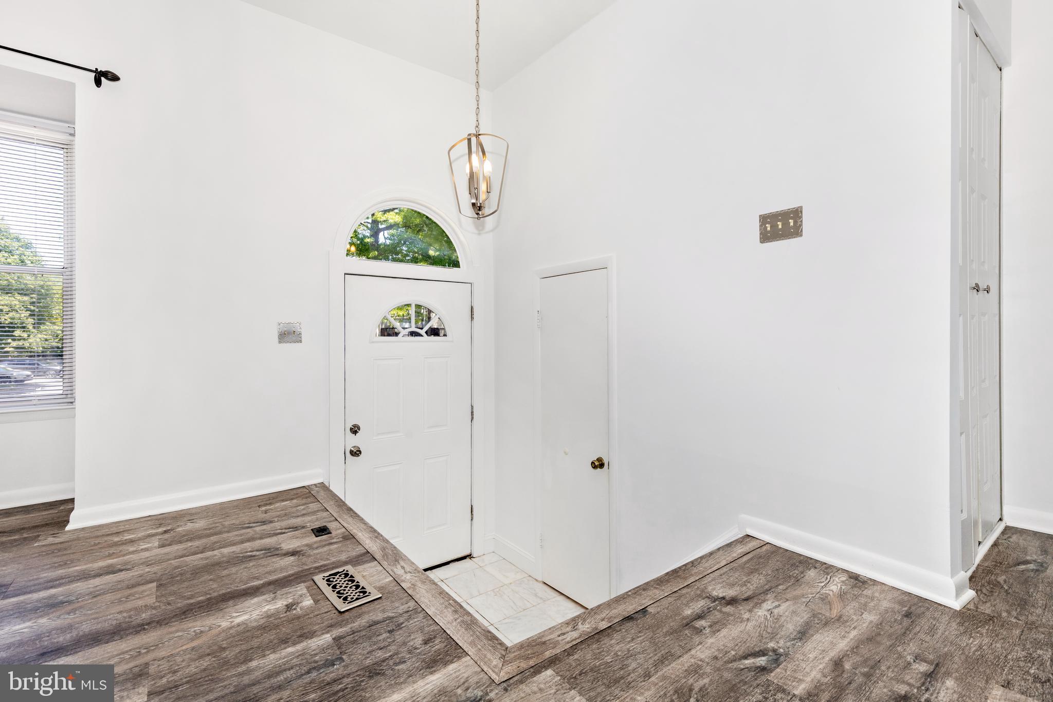 49 LAKE PARK COURT 954