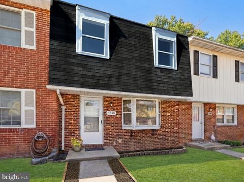 Townhouse For Sale - 4530 Appledale Court<br/> MARSHALL, VA 20115