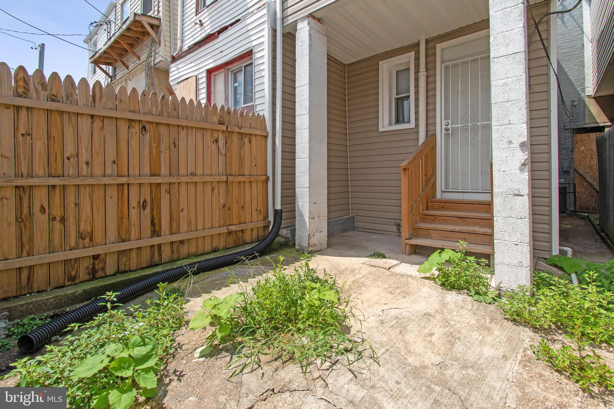 MIDDLE EAST - Residential Lease