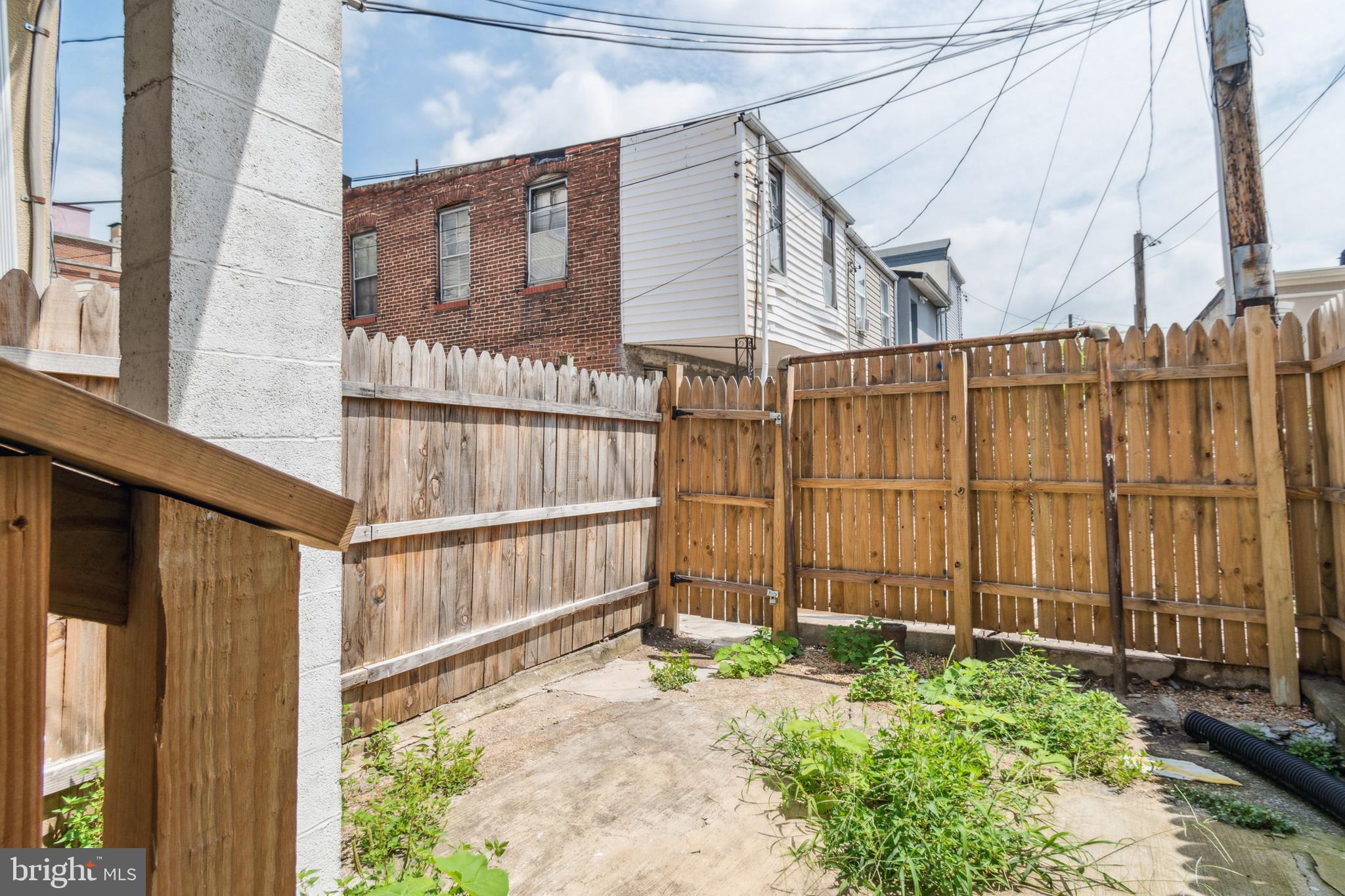 MIDDLE EAST - Residential Lease