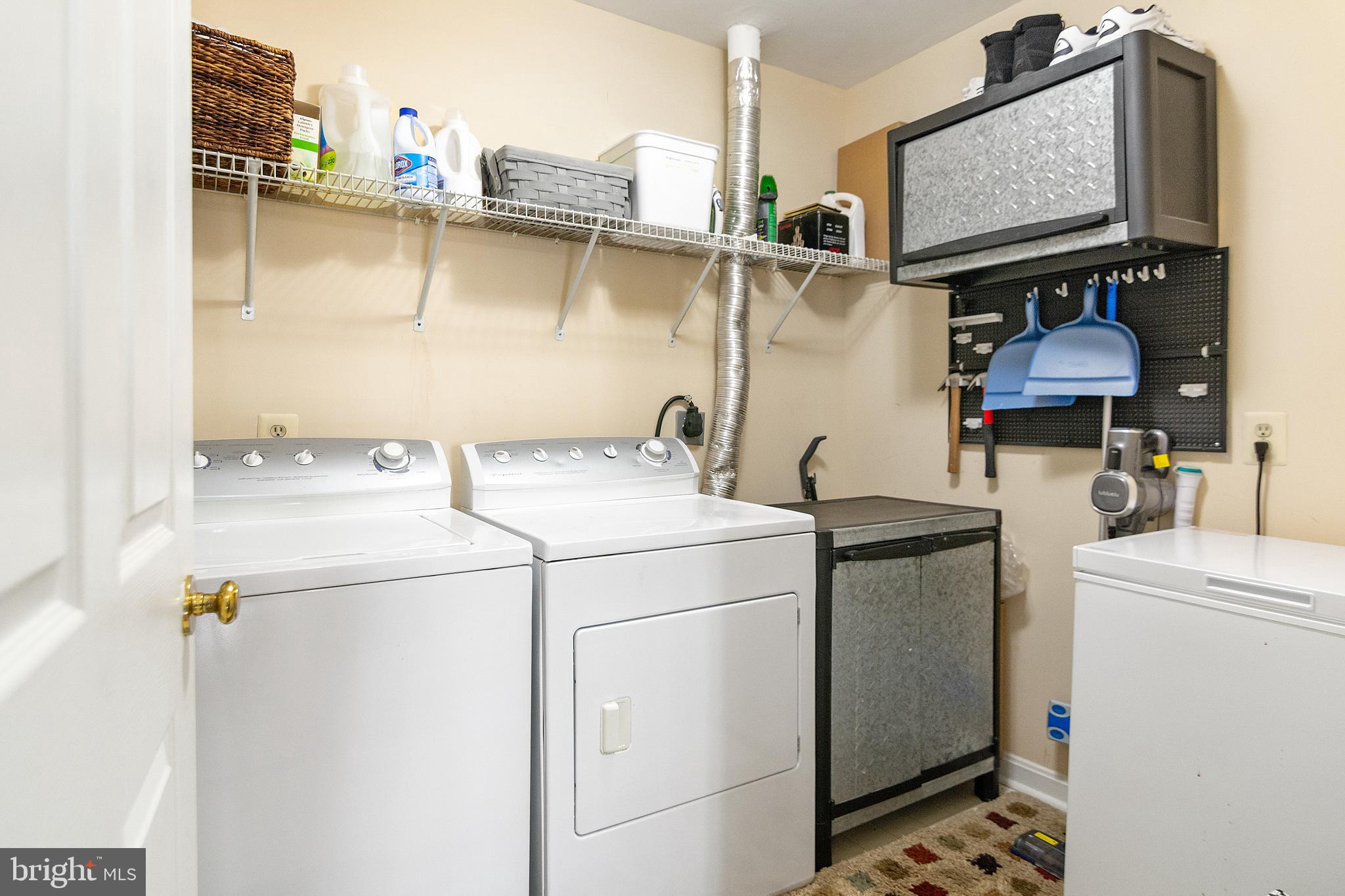 STONERIDGE CONDOMINIUMS - Residential