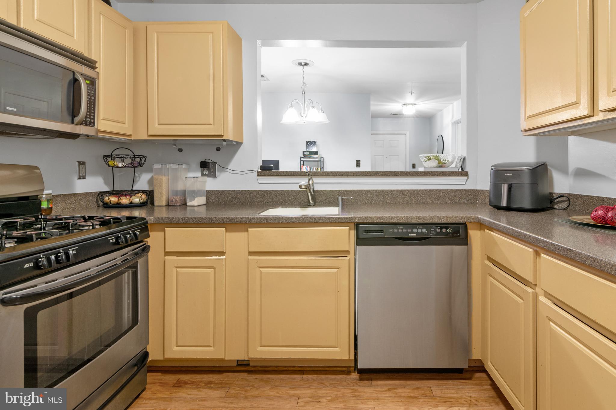 STONERIDGE CONDOMINIUMS - Residential